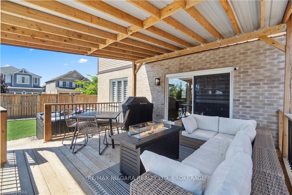 Photo 16 of 106 Spruce Crescent, Welland, Coyle Creek — HOMEH