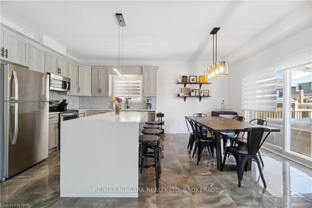 Photo 25 of 106 Spruce Crescent, Welland, Coyle Creek — HOMEH