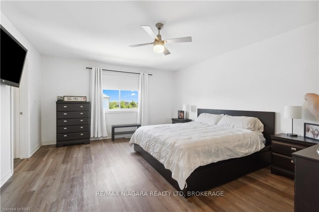 Photo 34 of 106 Spruce Crescent, Welland, Coyle Creek — HOMEH