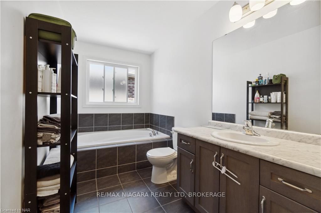Photo 36 of 106 Spruce Crescent, Welland, Coyle Creek — HOMEH