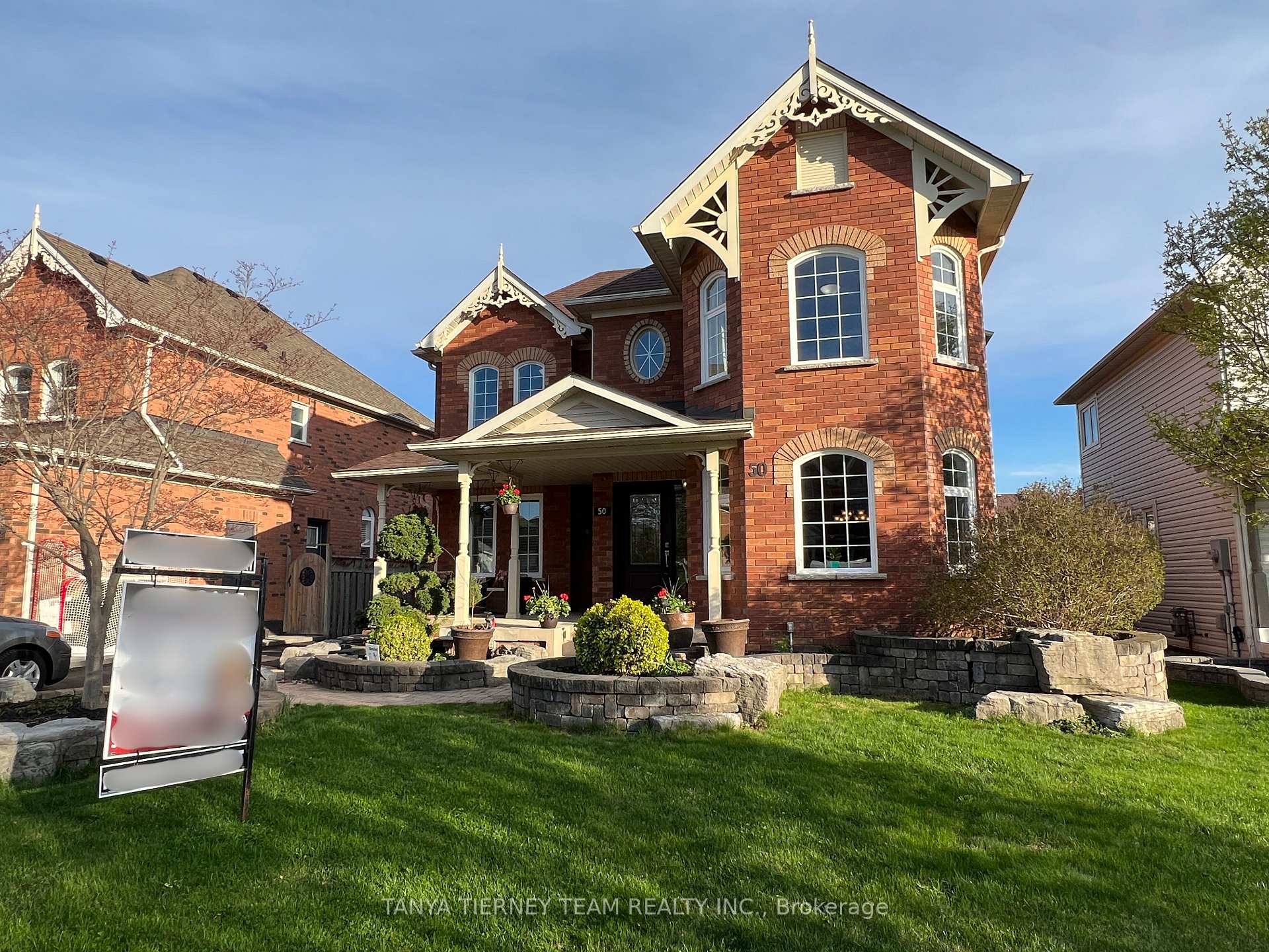 Photo 2 of 50 McBeth Place, Whitby, Brooklin — HOMEH
