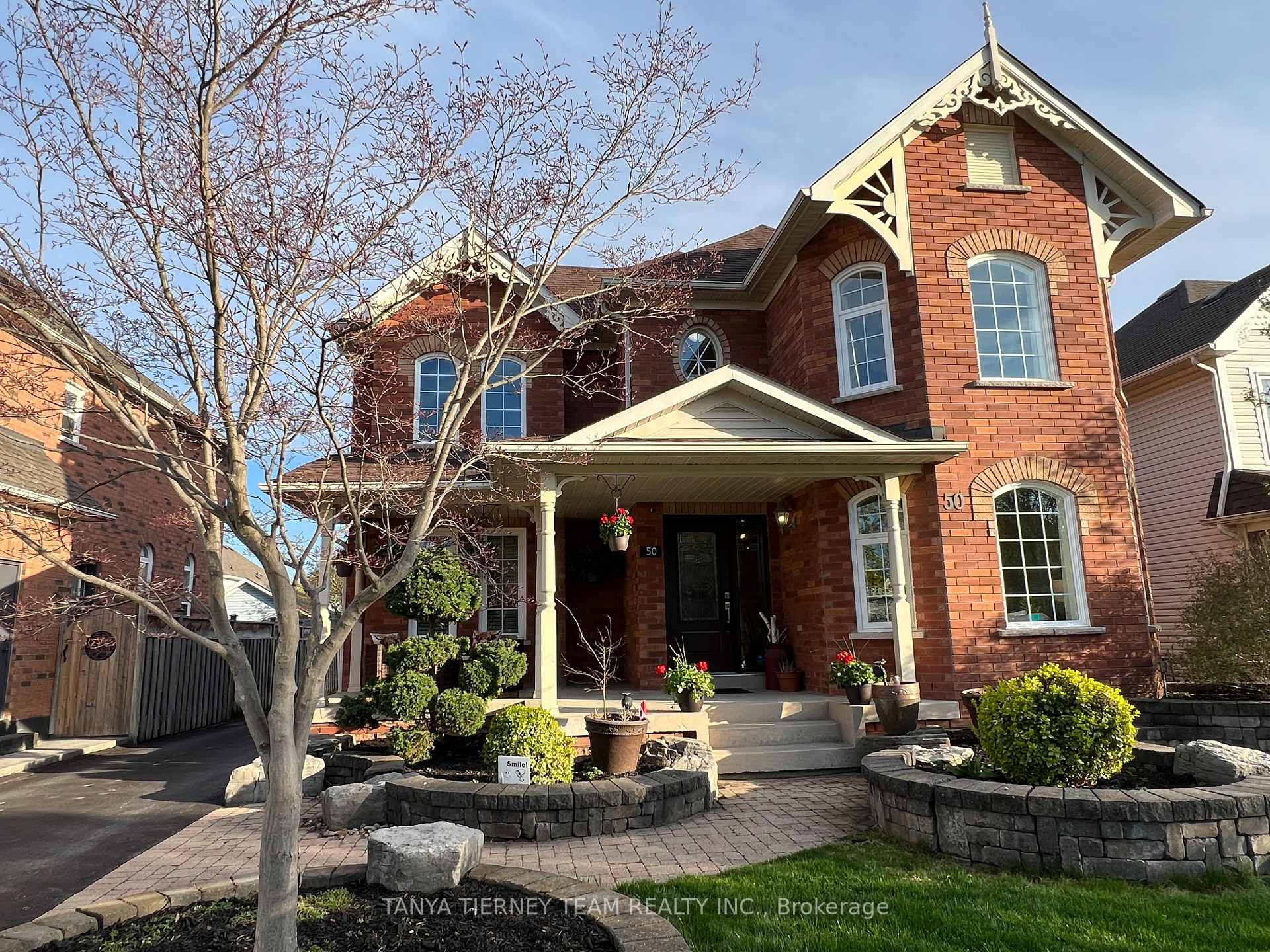 Photo 3 of 50 McBeth Place, Whitby, Brooklin — HOMEH