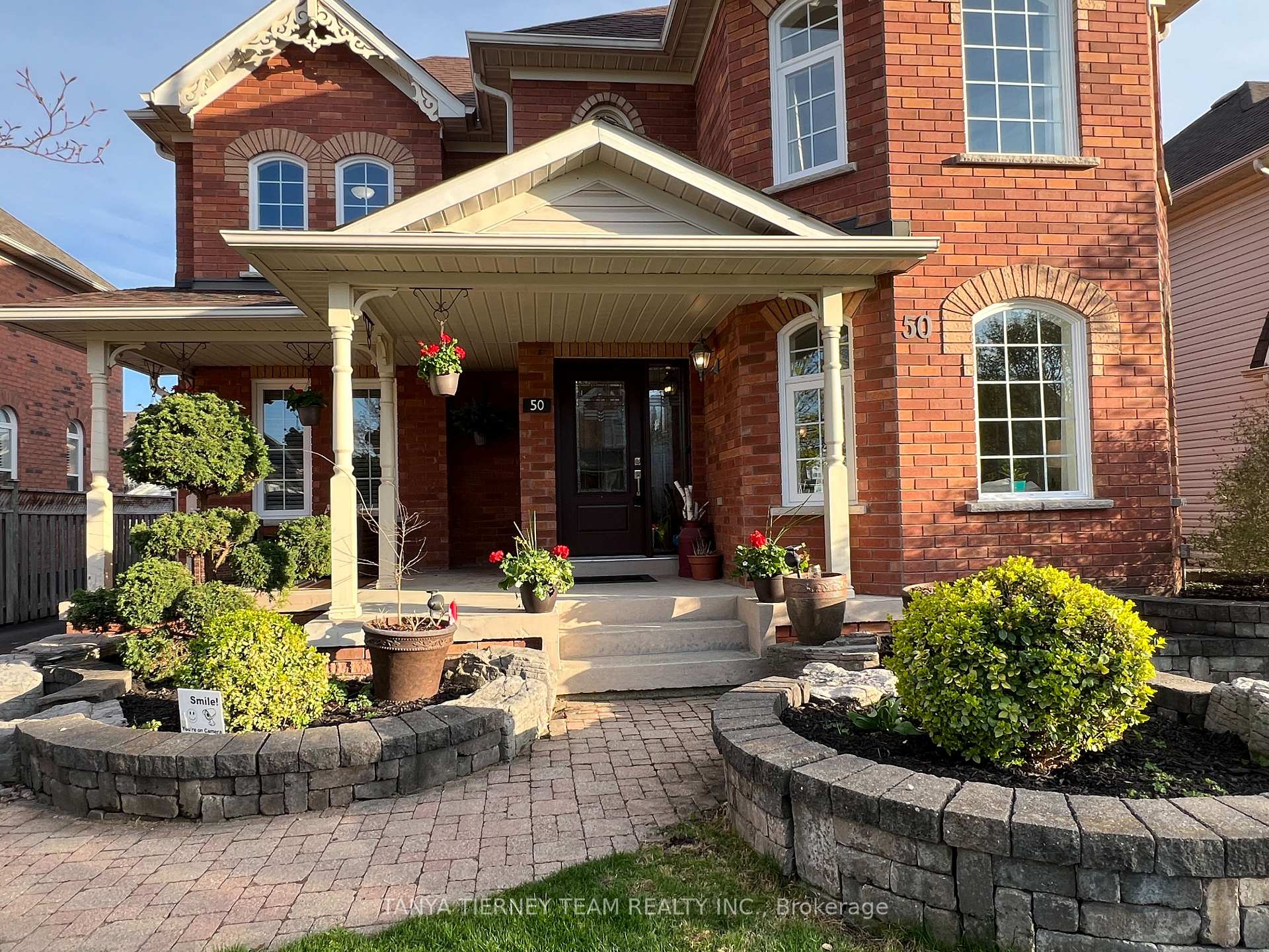 Photo 4 of 50 McBeth Place, Whitby, Brooklin — HOMEH