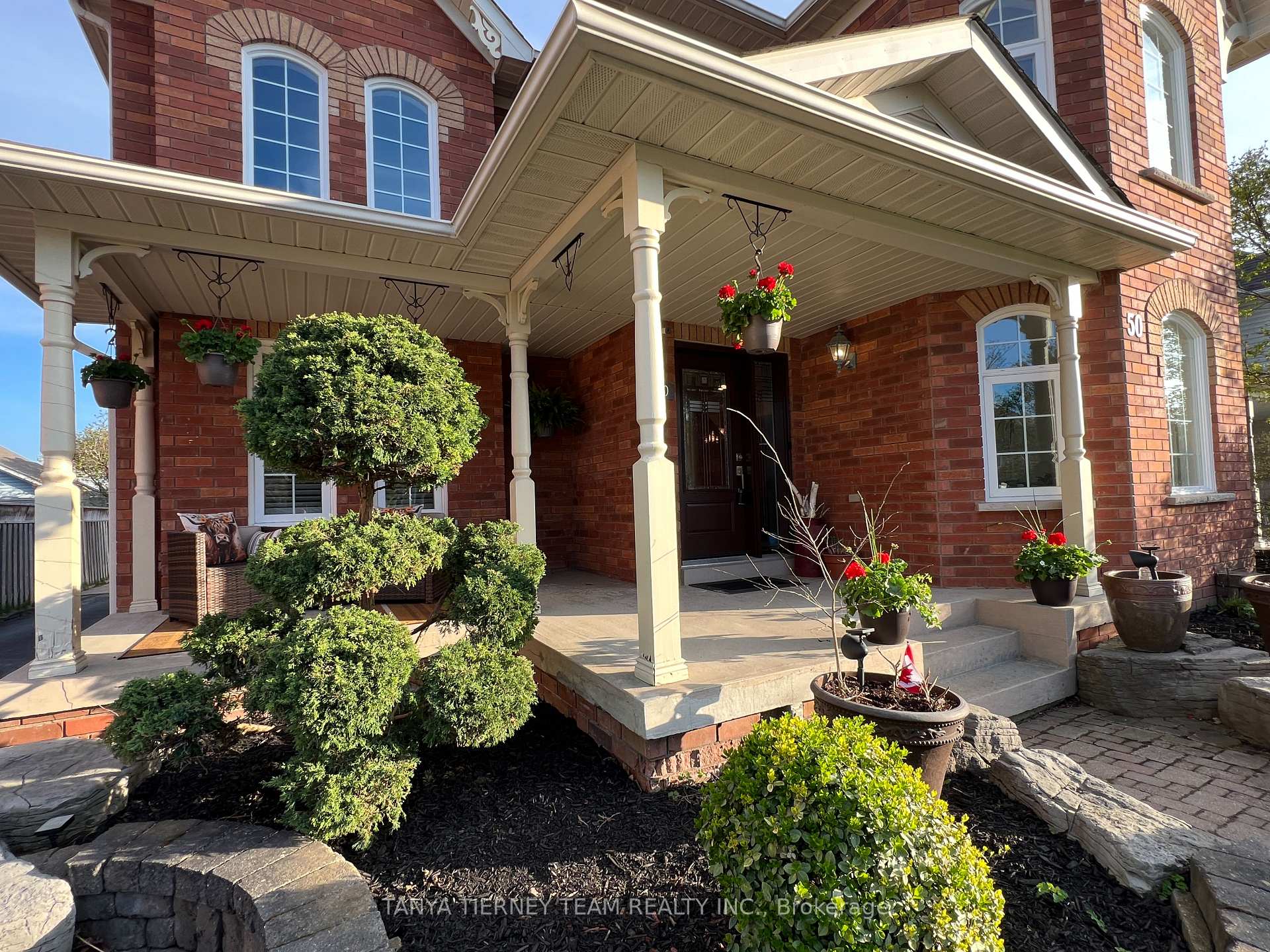 Photo 6 of 50 McBeth Place, Whitby, Brooklin — HOMEH