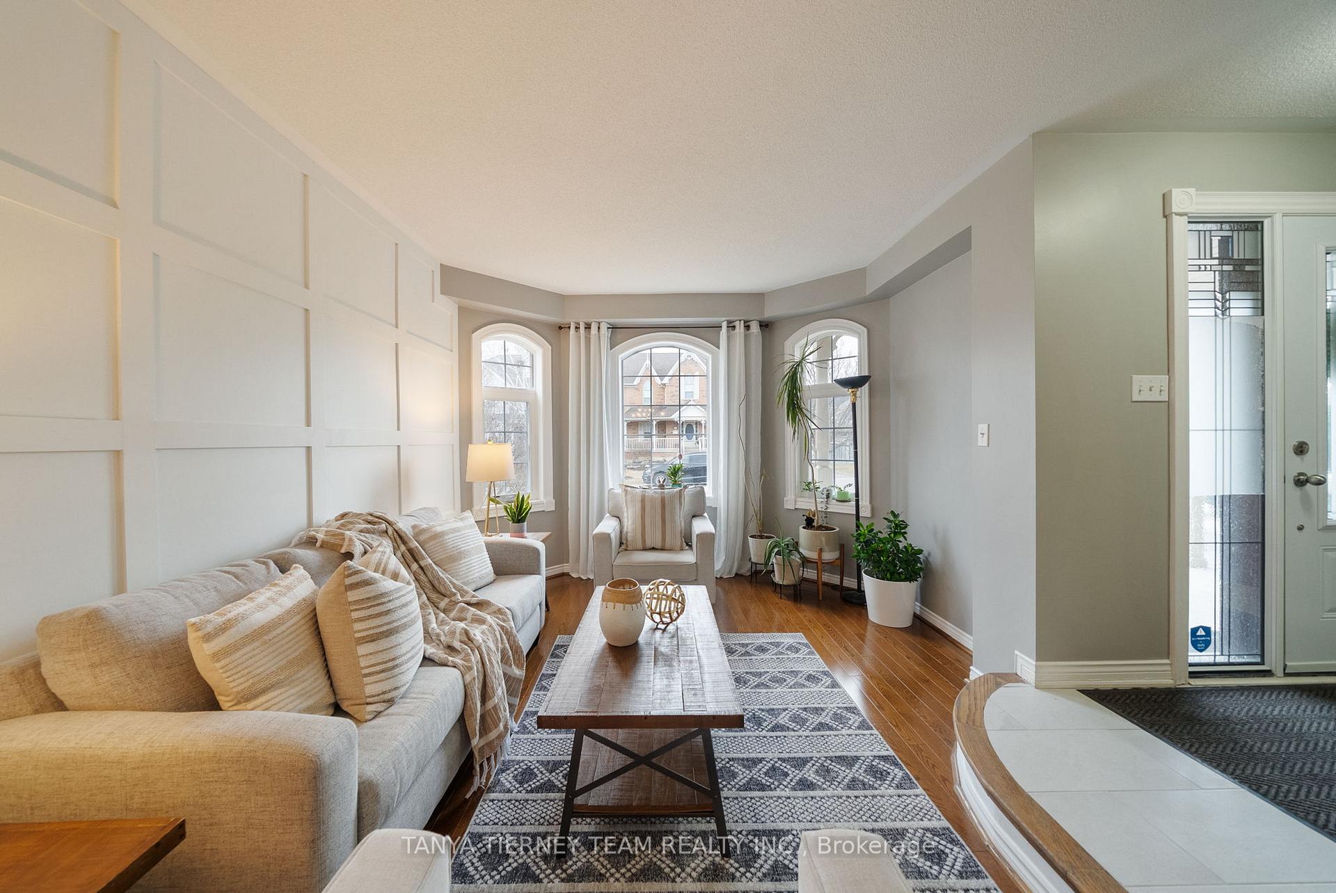 Photo 10 of 50 McBeth Place, Whitby, Brooklin — HOMEH