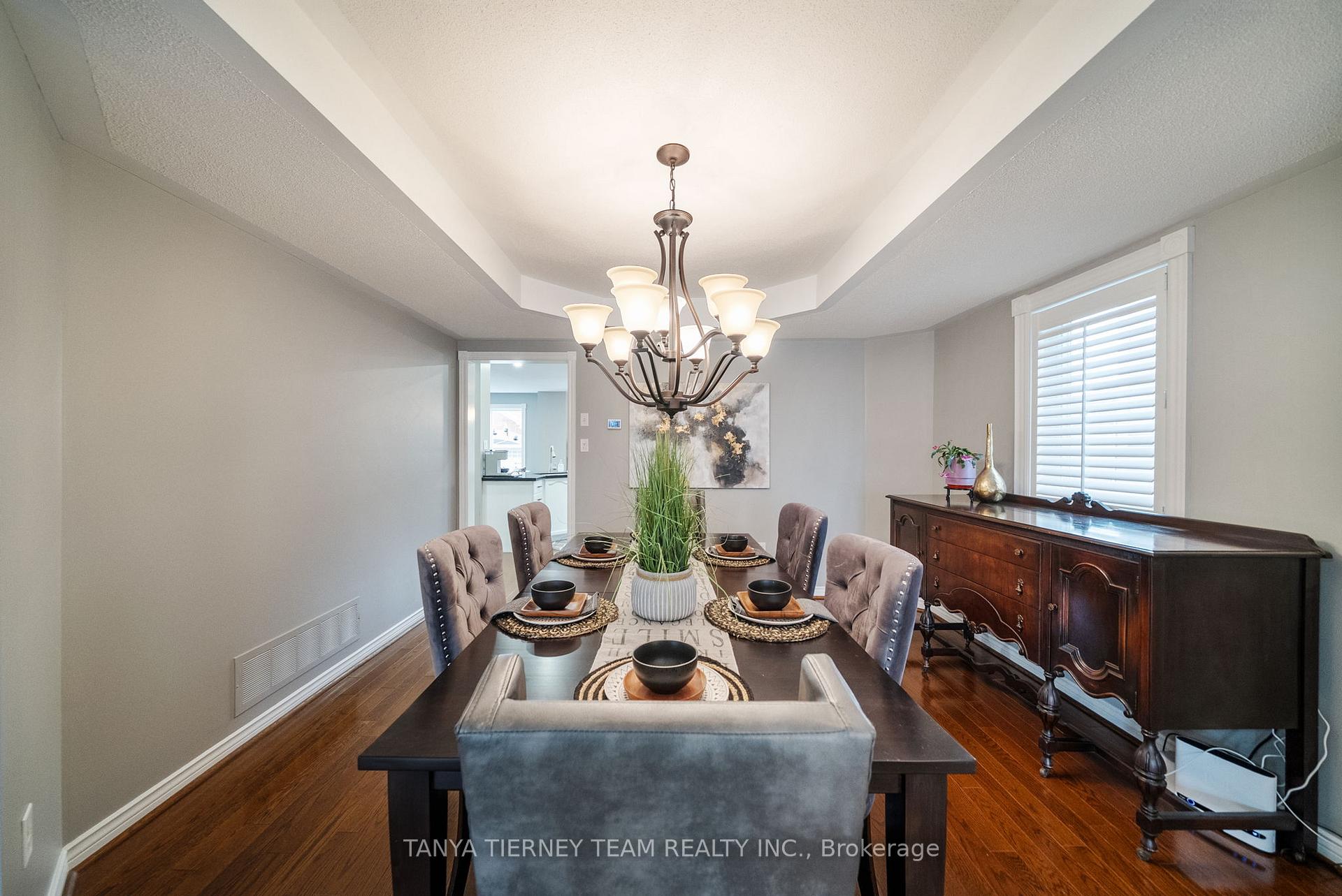 Photo 12 of 50 McBeth Place, Whitby, Brooklin — HOMEH