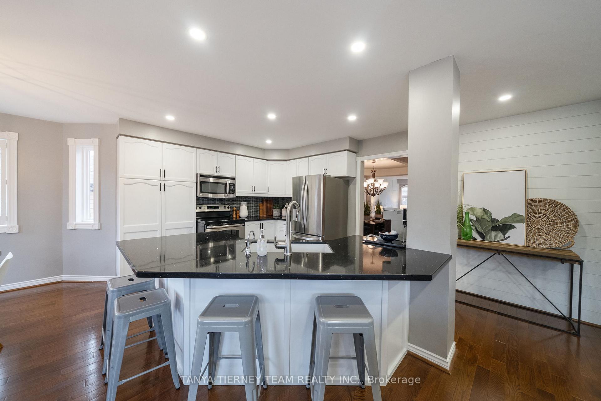 Photo 16 of 50 McBeth Place, Whitby, Brooklin — HOMEH
