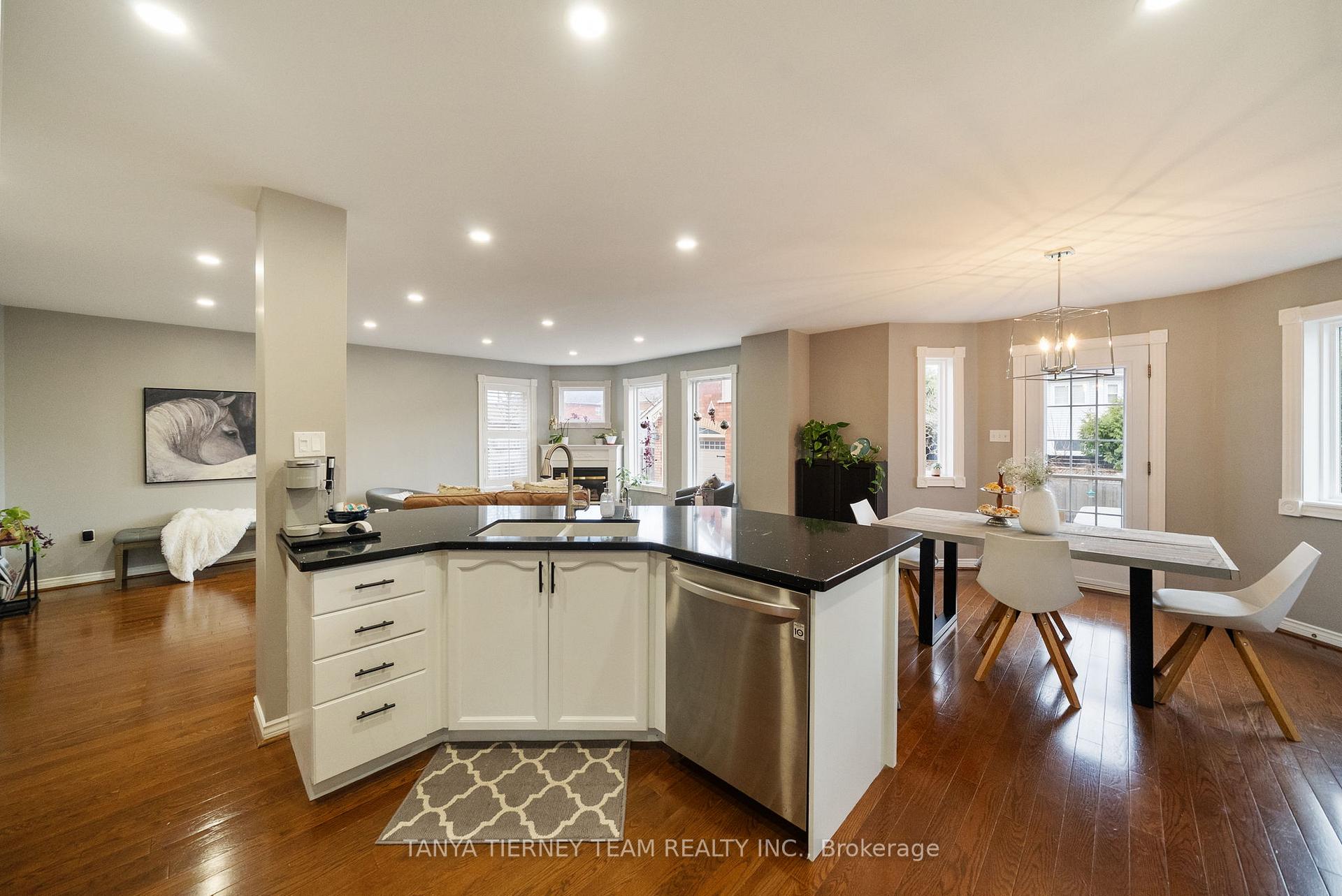 Photo 18 of 50 McBeth Place, Whitby, Brooklin — HOMEH