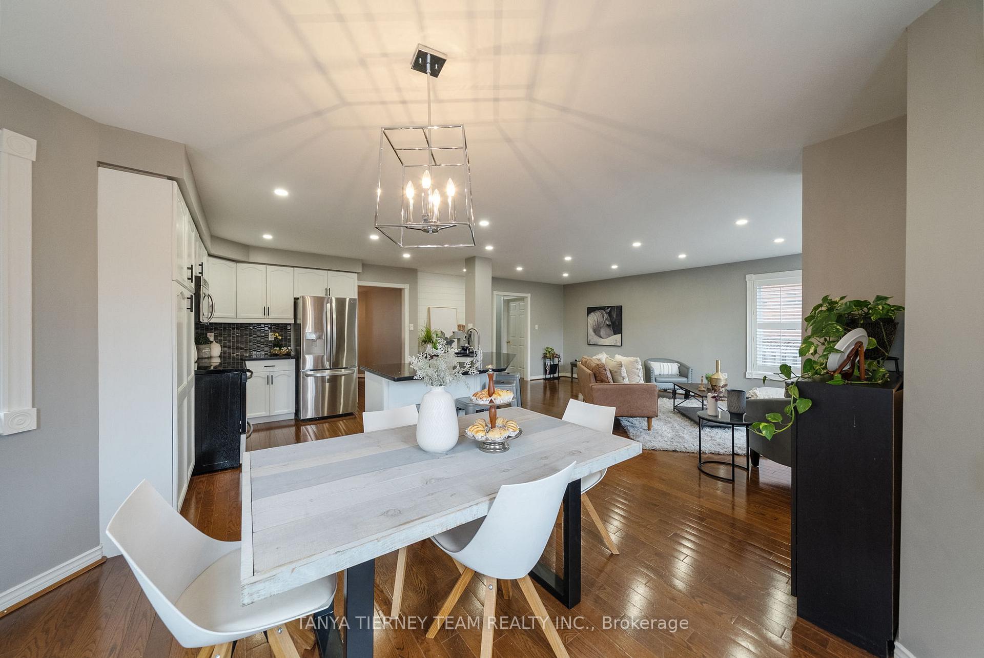 Photo 20 of 50 McBeth Place, Whitby, Brooklin — HOMEH