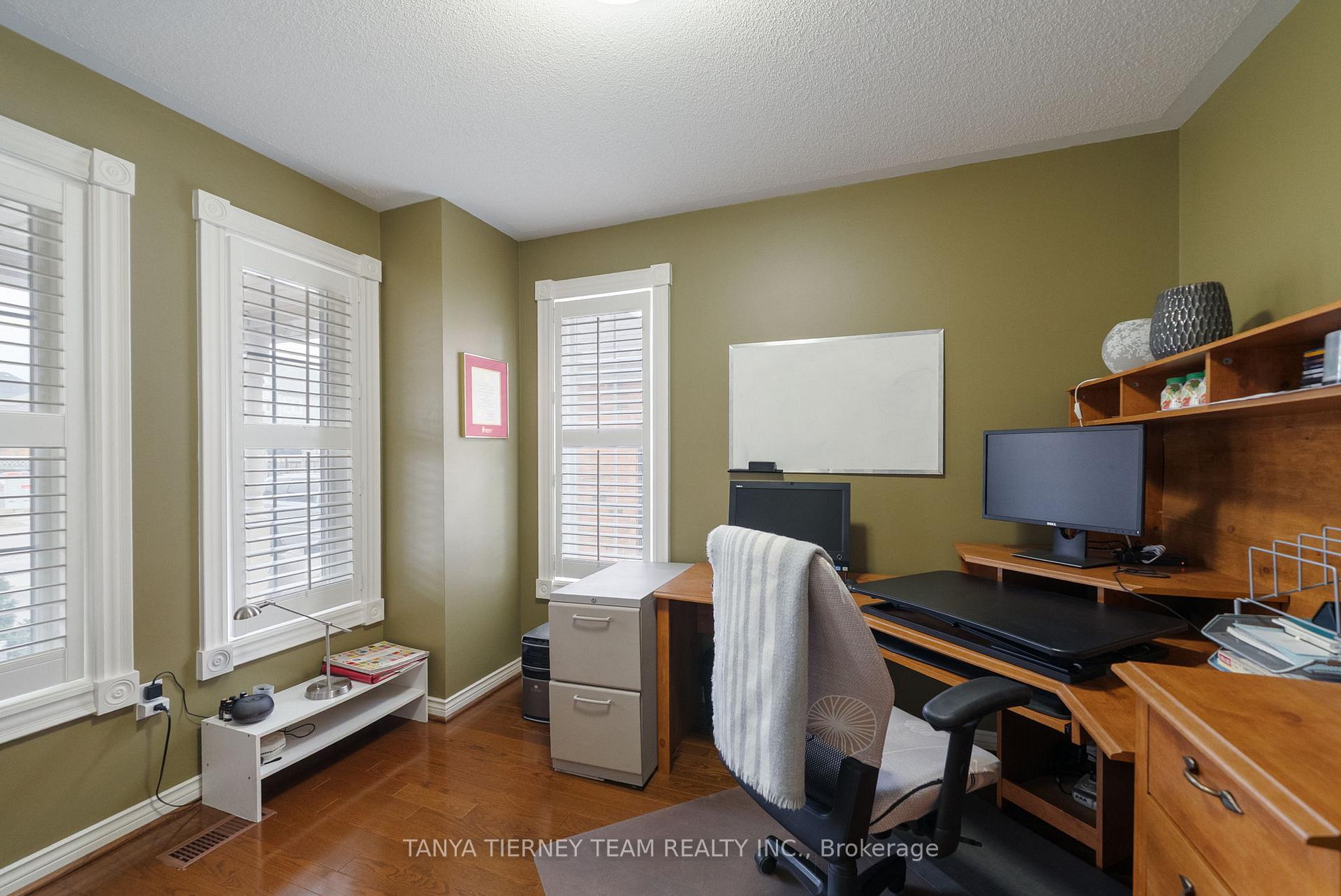 Photo 25 of 50 McBeth Place, Whitby, Brooklin — HOMEH