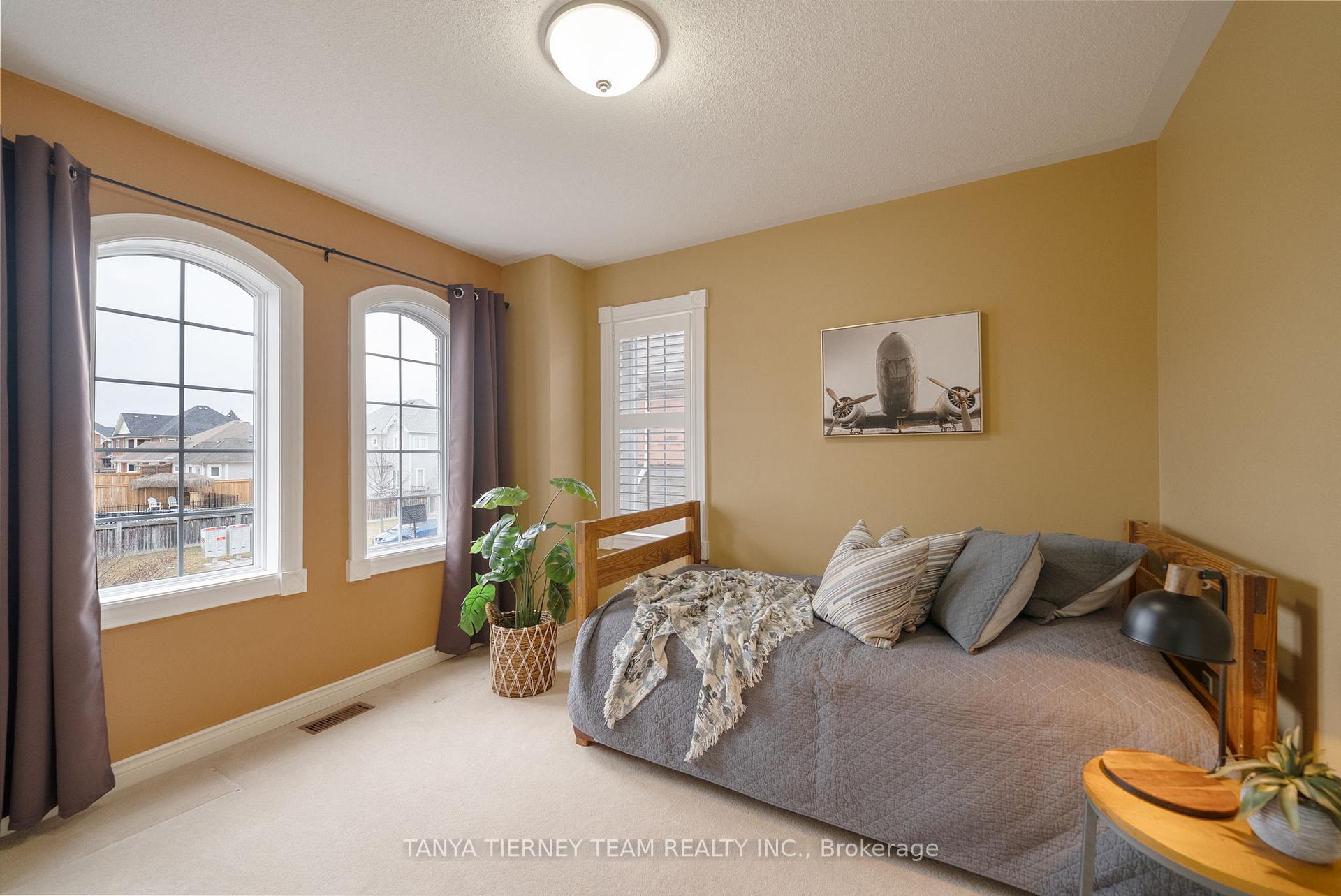 Photo 34 of 50 McBeth Place, Whitby, Brooklin — HOMEH