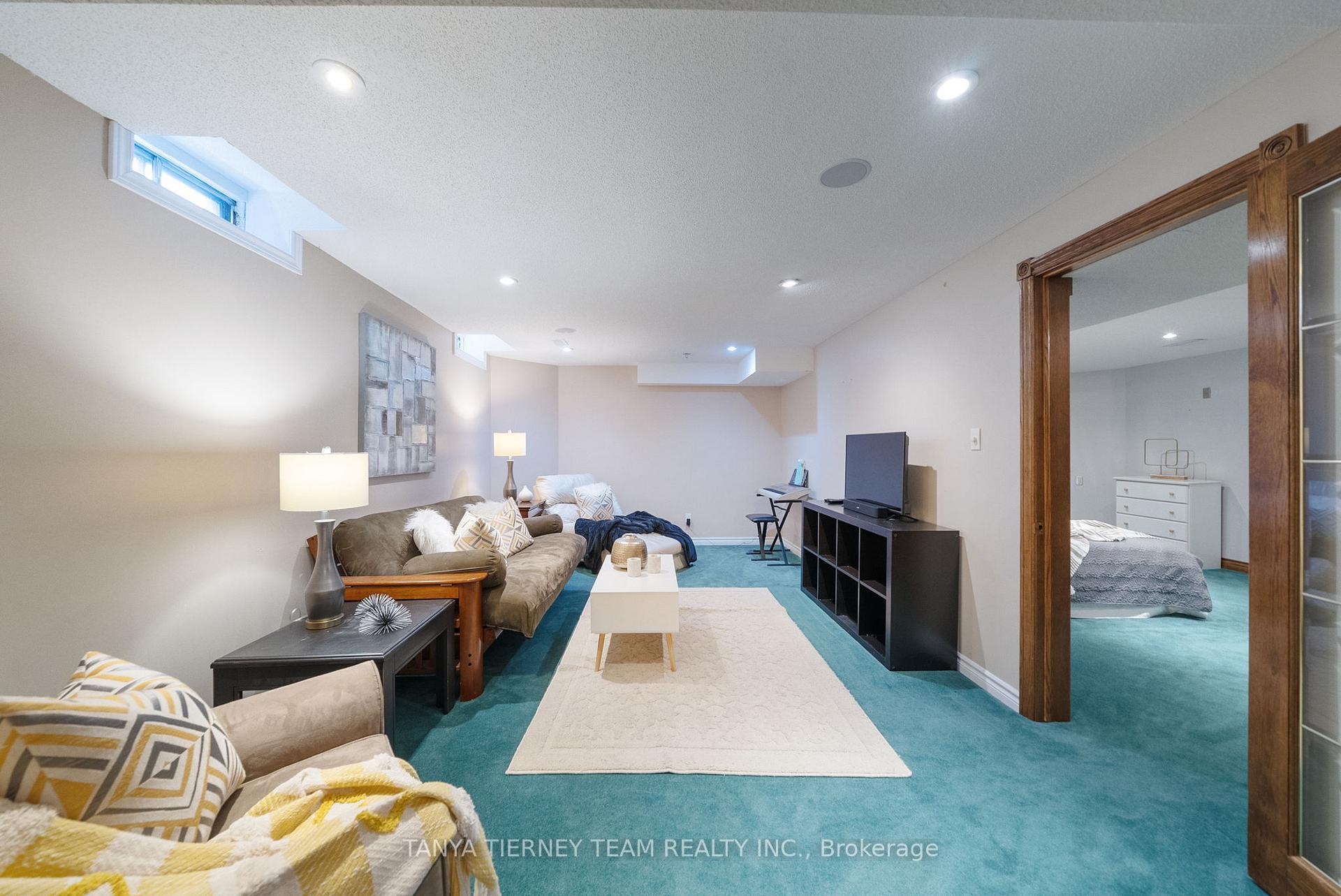 Photo 38 of 50 McBeth Place, Whitby, Brooklin — HOMEH