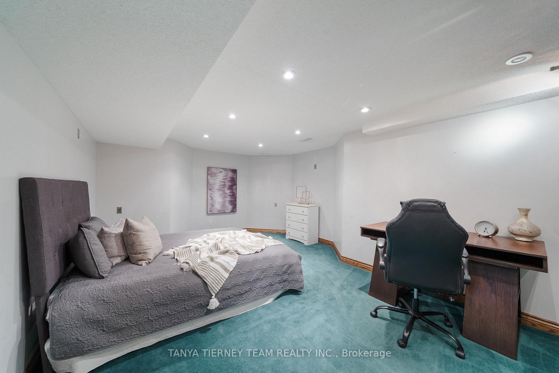 Photo 40 of 50 McBeth Place, Whitby, Brooklin — HOMEH