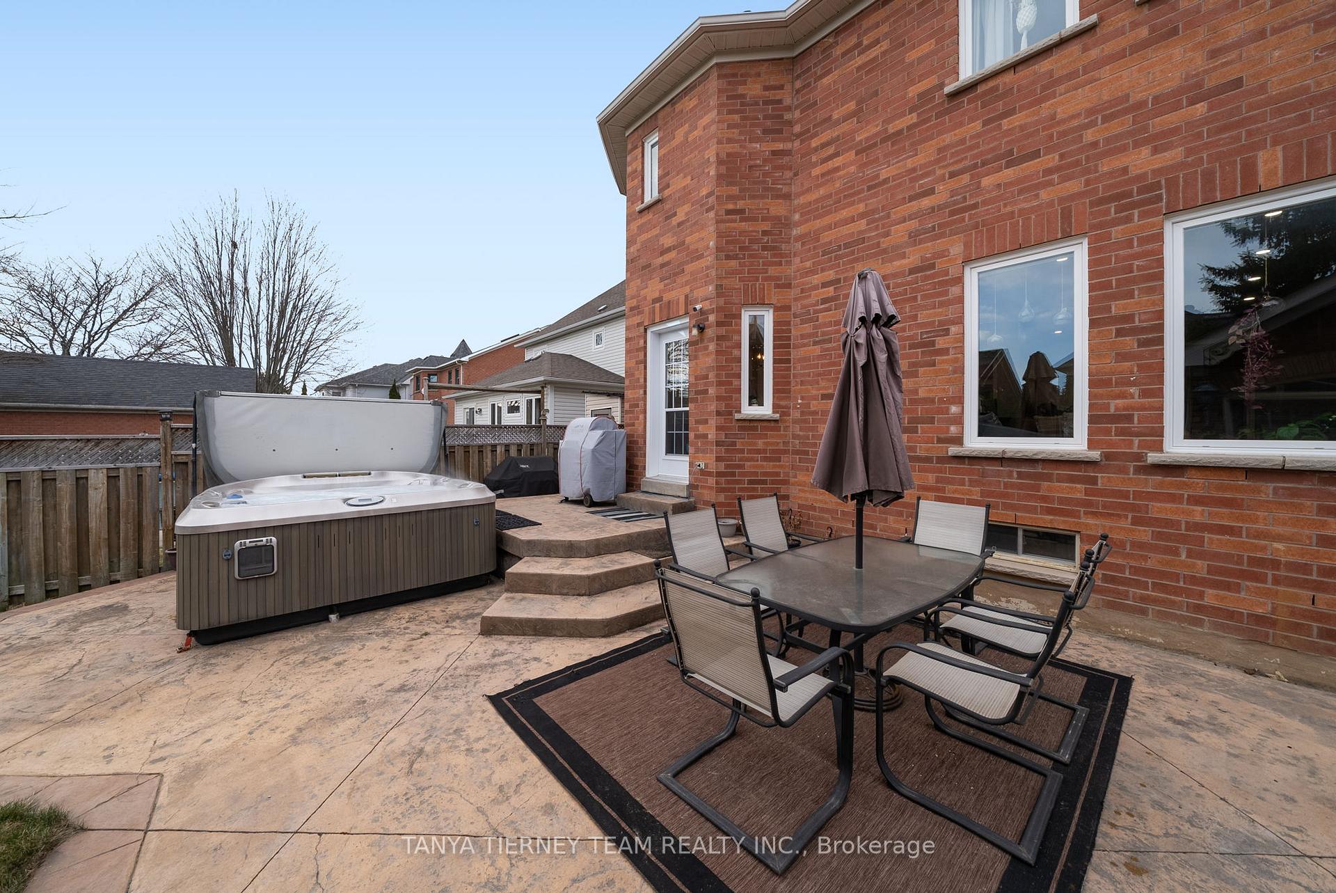 Photo 43 of 50 McBeth Place, Whitby, Brooklin — HOMEH