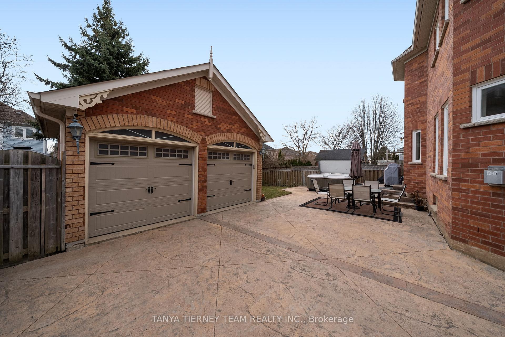 Photo 44 of 50 McBeth Place, Whitby, Brooklin — HOMEH