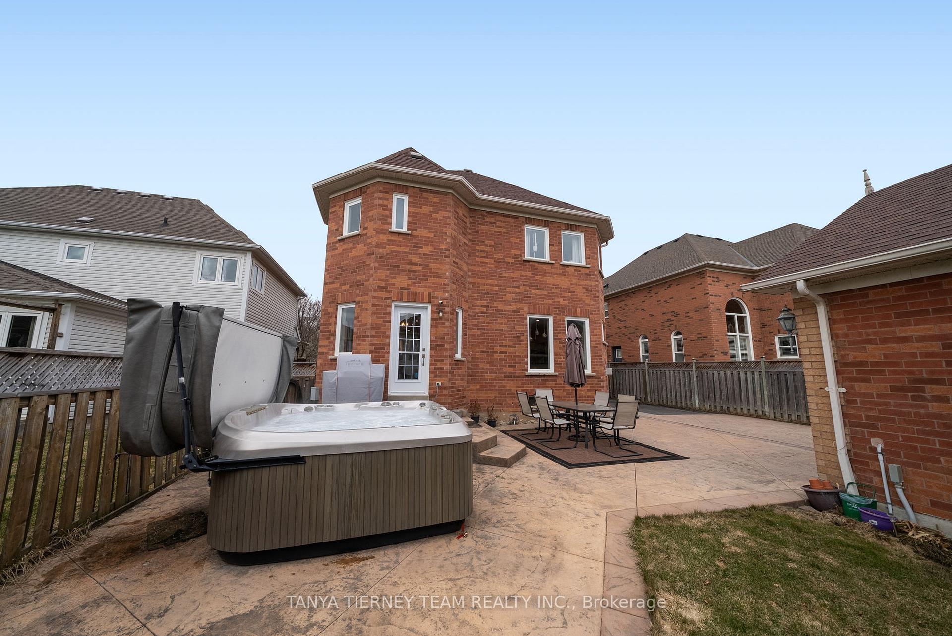 Photo 45 of 50 McBeth Place, Whitby, Brooklin — HOMEH