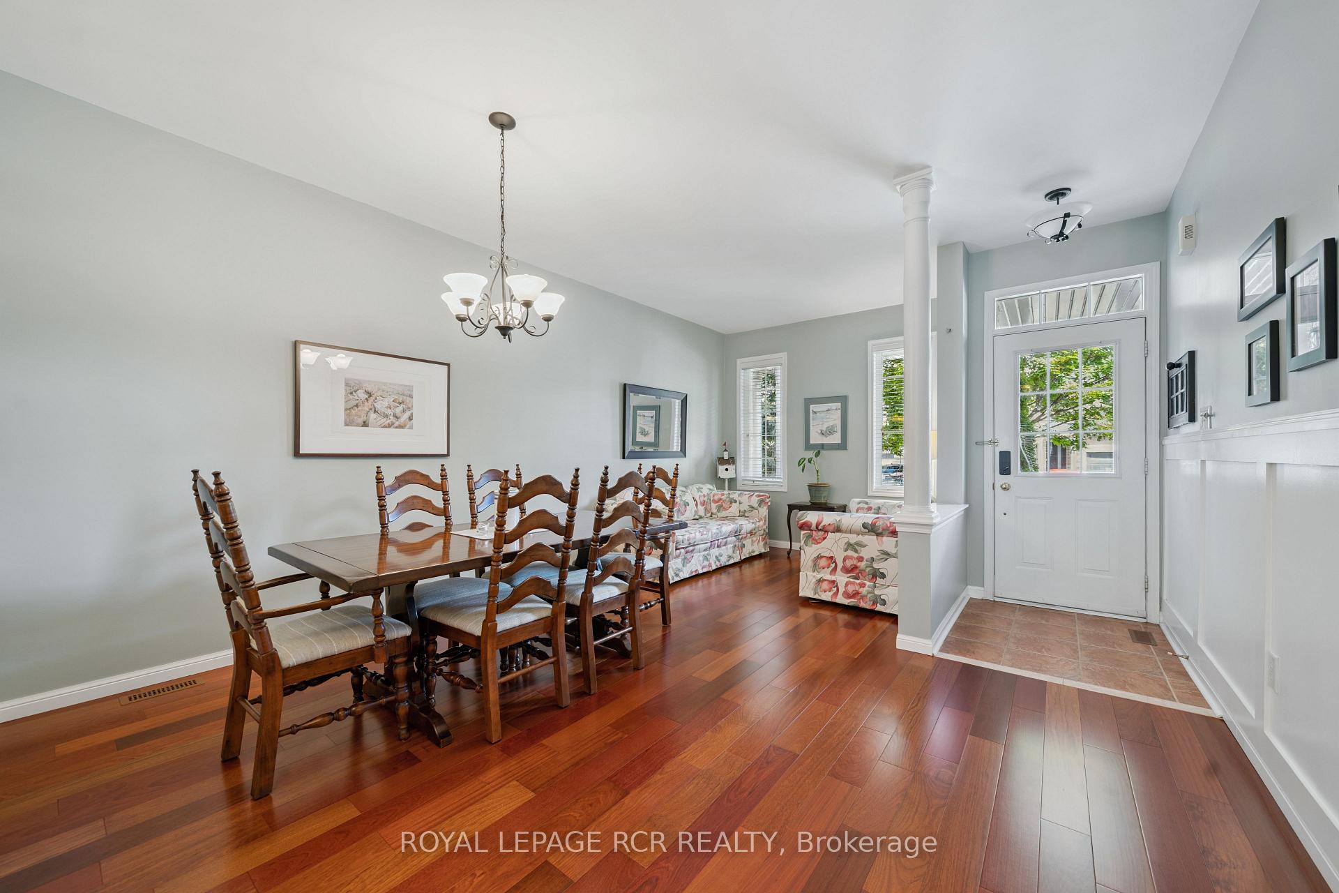 Photo 7 of 136 Dolce Crescent, Vaughan, Vellore Village — HOMEH