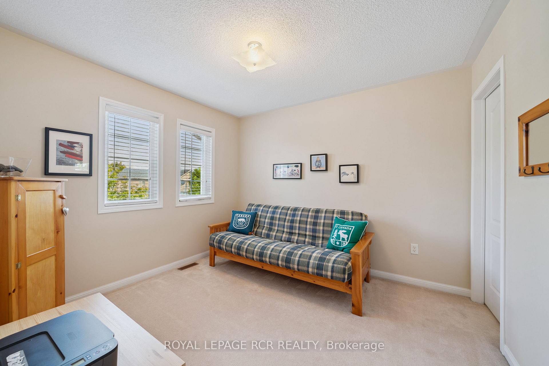Photo 33 of 136 Dolce Crescent, Vaughan, Vellore Village — HOMEH