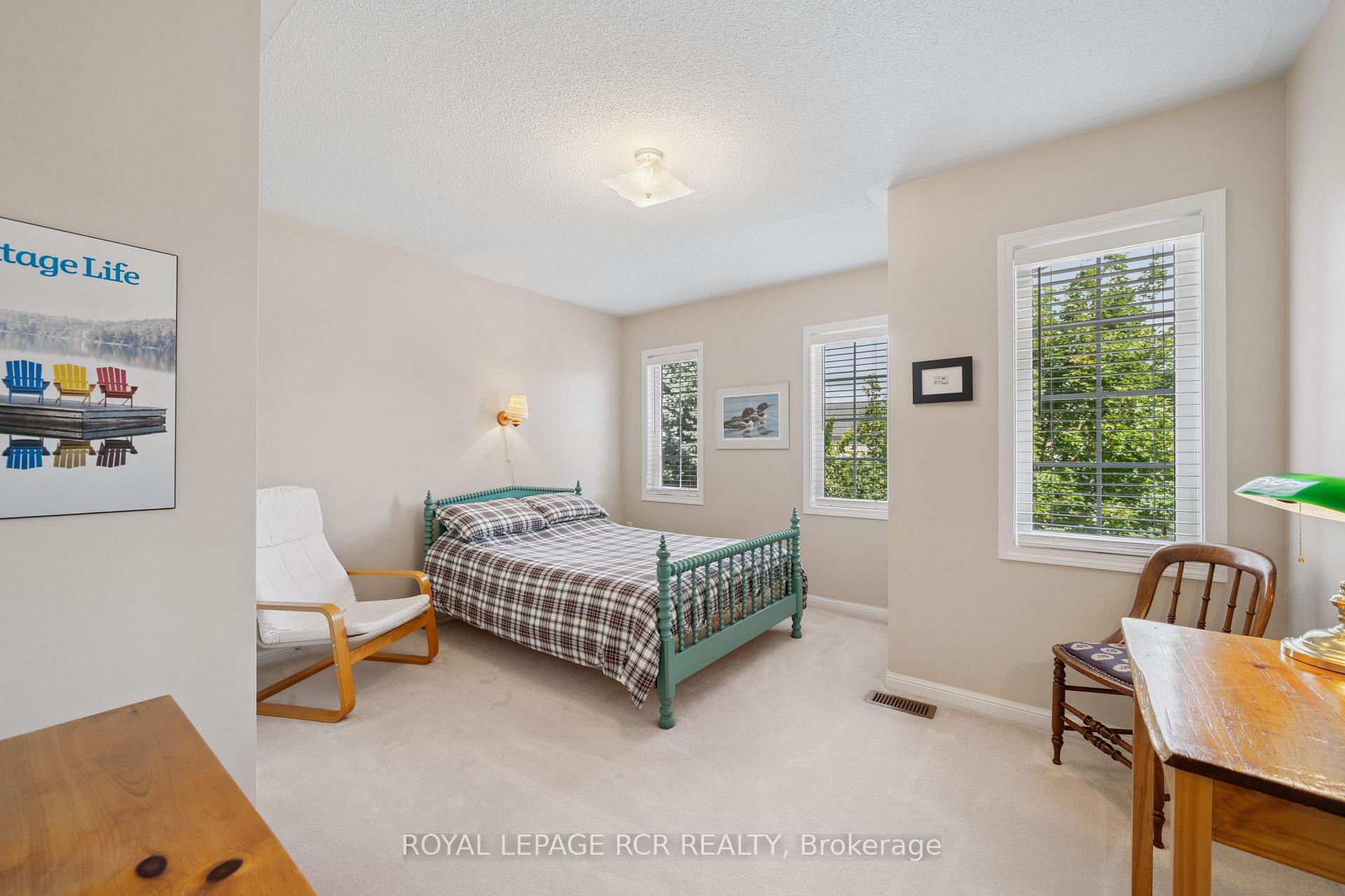 Photo 35 of 136 Dolce Crescent, Vaughan, Vellore Village — HOMEH