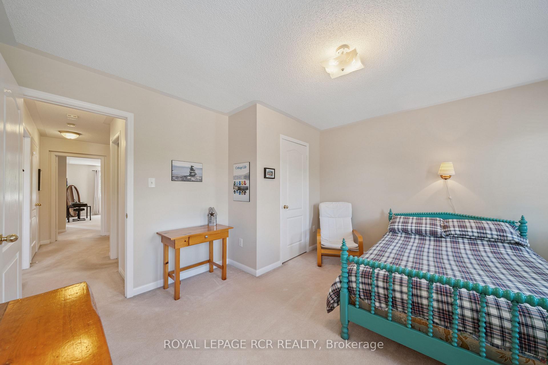 Photo 36 of 136 Dolce Crescent, Vaughan, Vellore Village — HOMEH