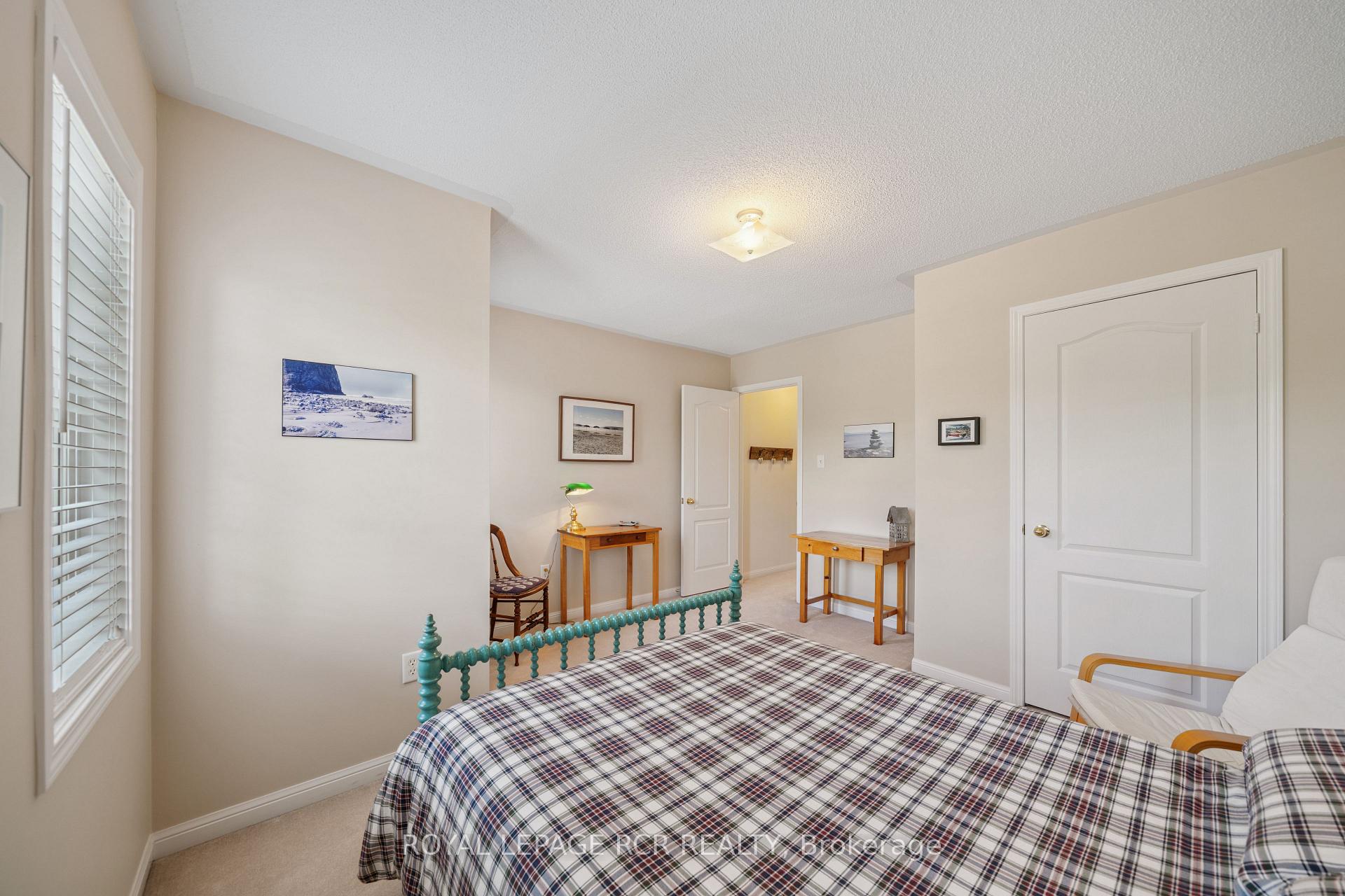 Photo 37 of 136 Dolce Crescent, Vaughan, Vellore Village — HOMEH