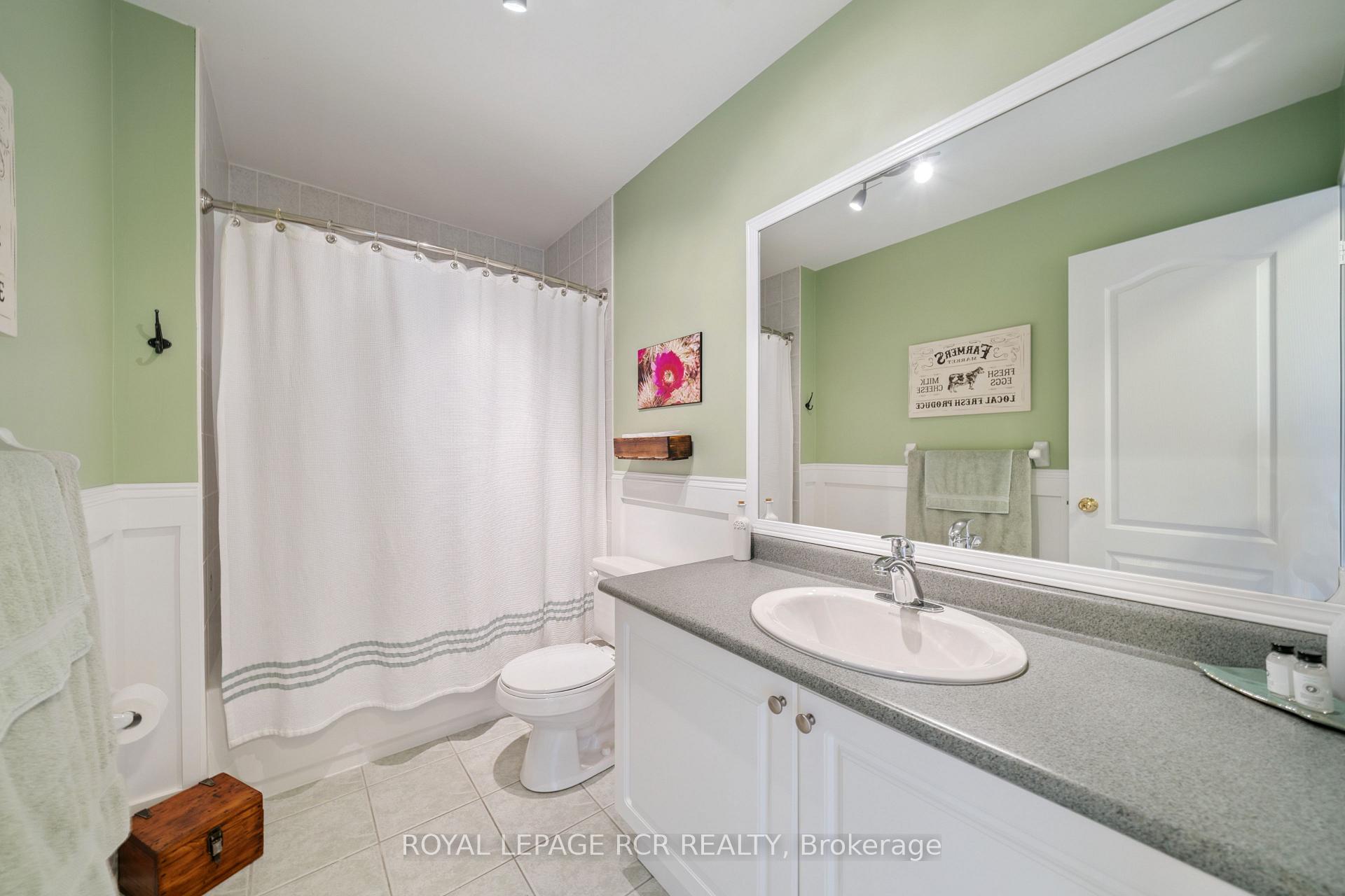 Photo 39 of 136 Dolce Crescent, Vaughan, Vellore Village — HOMEH