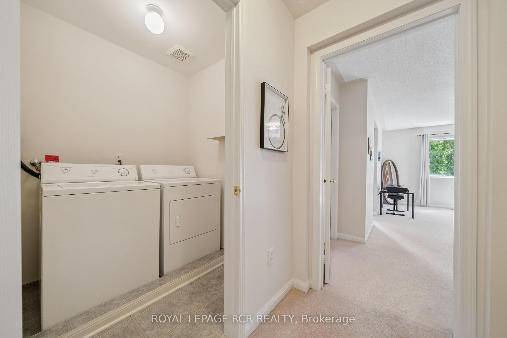 Photo 40 of 136 Dolce Crescent, Vaughan, Vellore Village — HOMEH