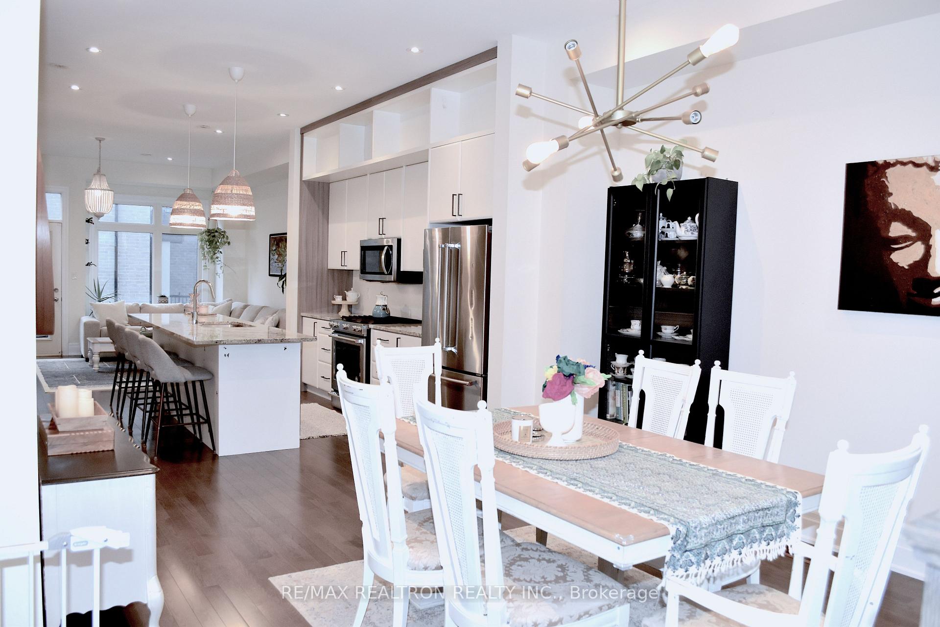 Photo 6 of 37 Golden Trail, Vaughan, Patterson — HOMEH