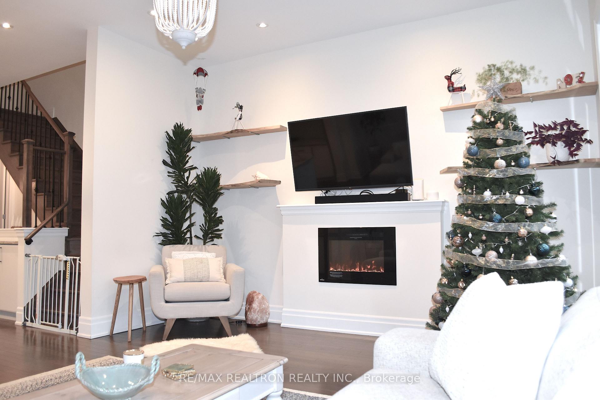 Photo 14 of 37 Golden Trail, Vaughan, Patterson — HOMEH