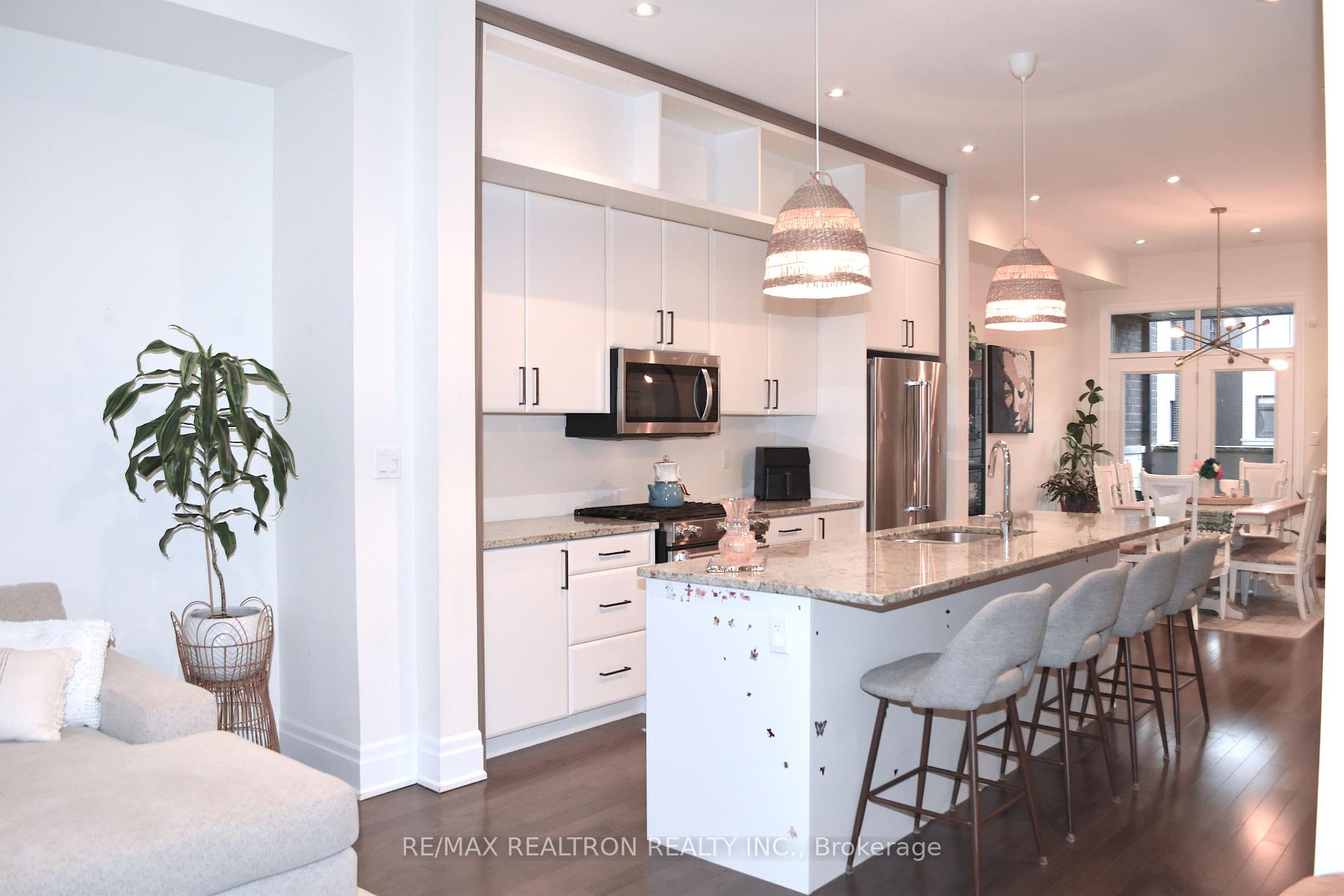 Photo 16 of 37 Golden Trail, Vaughan, Patterson — HOMEH