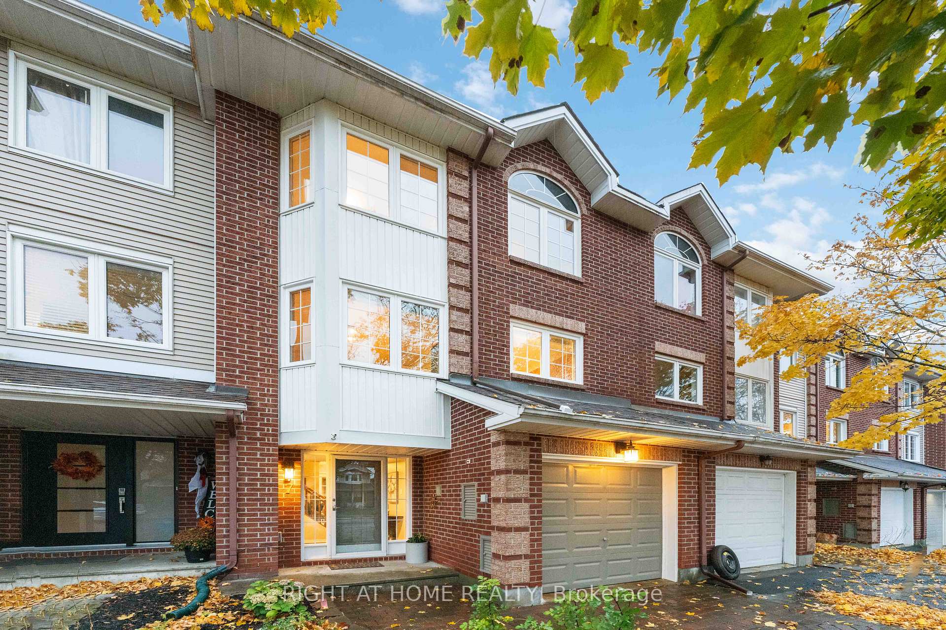 Photo 1 of 7 Weybridge Drive S, Ottawa, Barrhaven - Cedargrove/Fraserdale — HOMEH