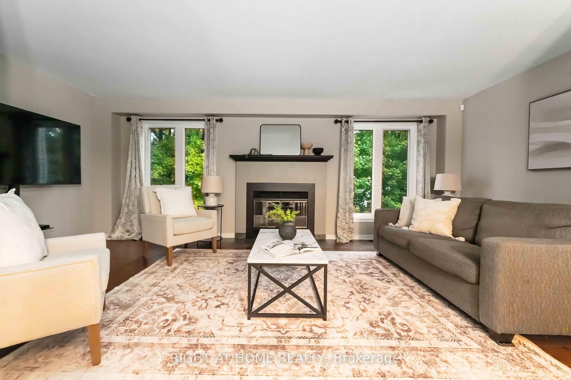 Photo 7 of 7 Weybridge Drive S, Ottawa, Barrhaven - Cedargrove/Fraserdale — HOMEH