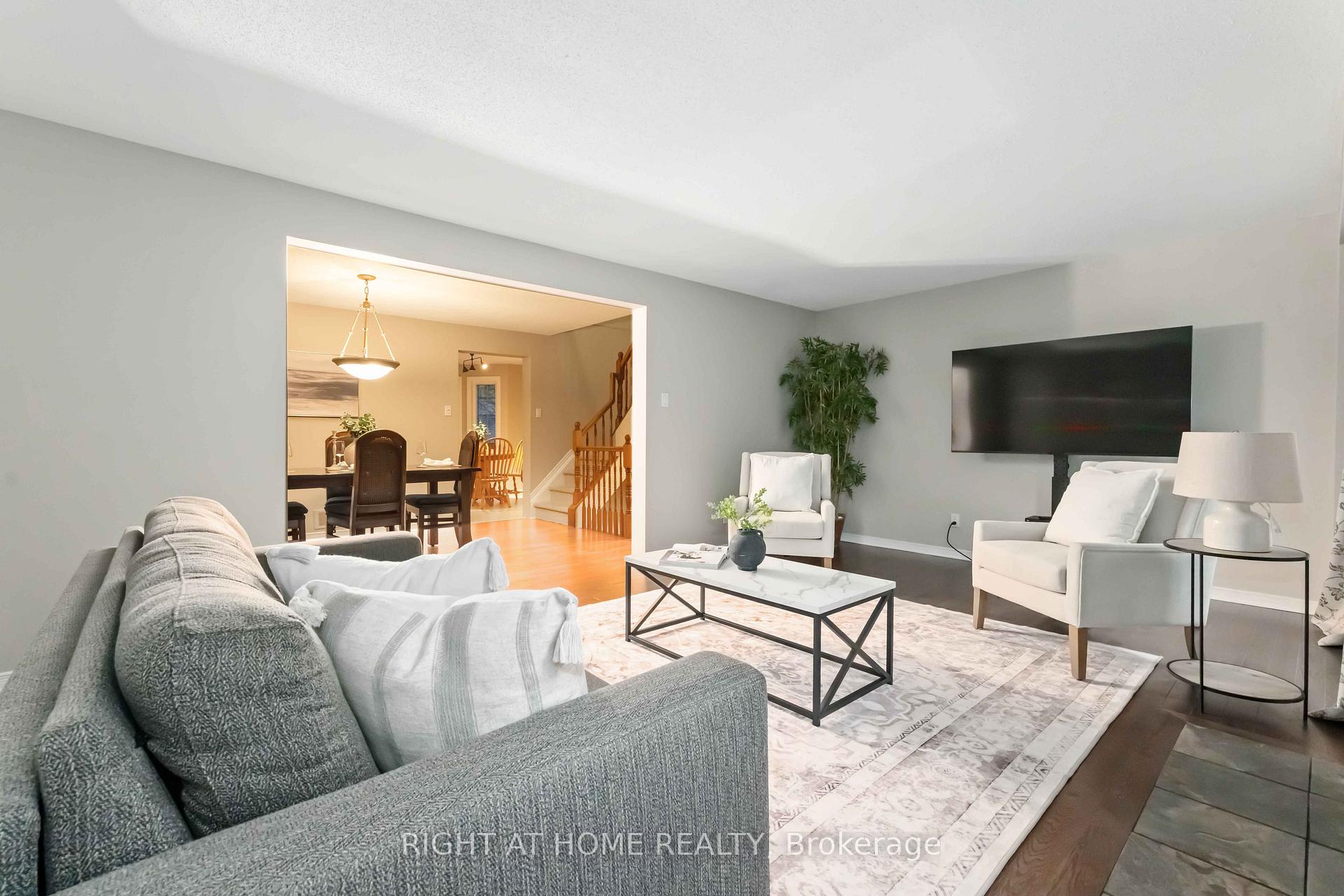 Photo 10 of 7 Weybridge Drive S, Ottawa, Barrhaven - Cedargrove/Fraserdale — HOMEH
