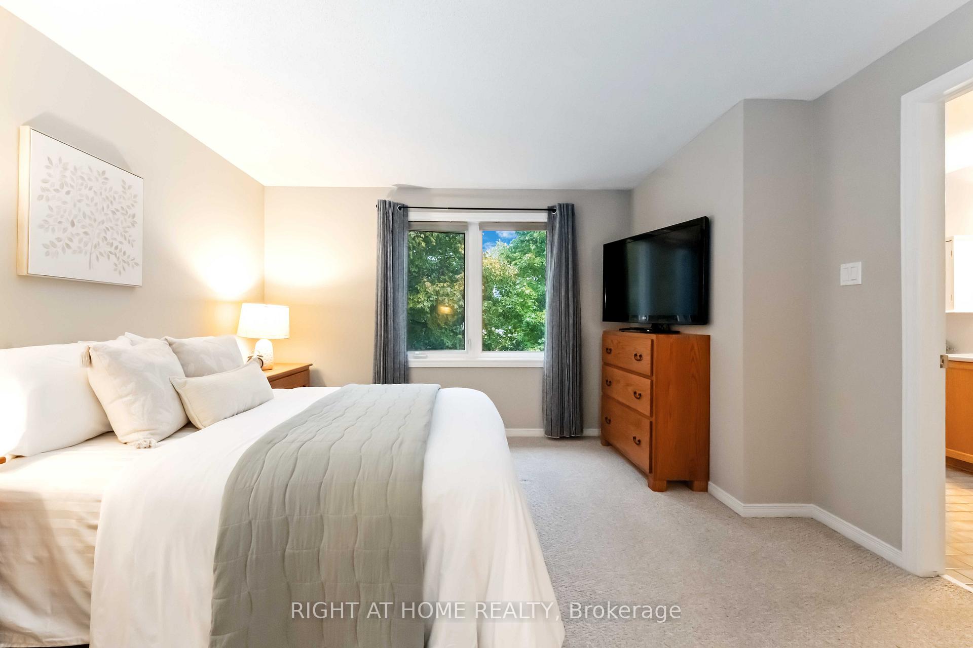 Photo 20 of 7 Weybridge Drive S, Ottawa, Barrhaven - Cedargrove/Fraserdale — HOMEH