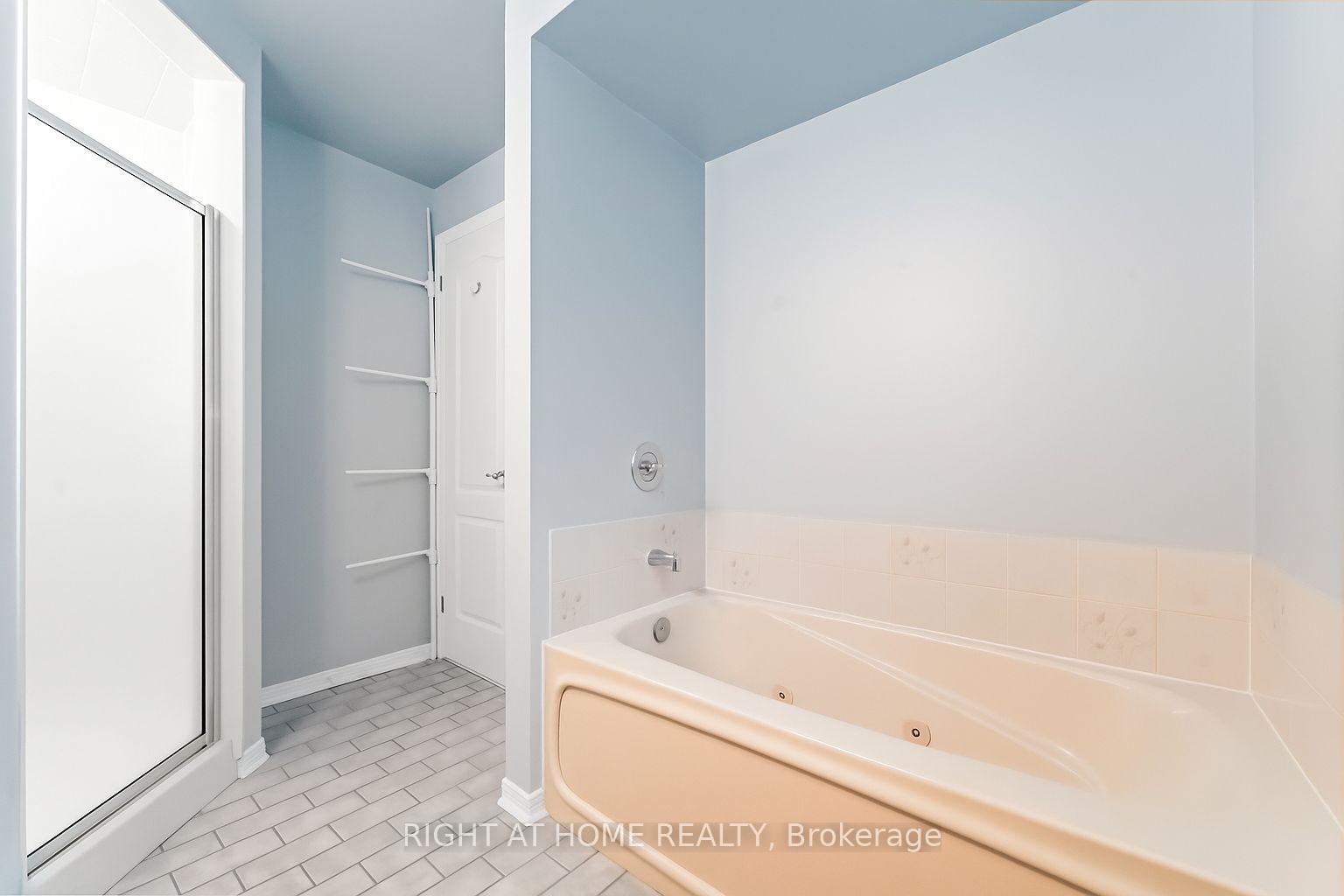 Photo 21 of 7 Weybridge Drive S, Ottawa, Barrhaven - Cedargrove/Fraserdale — HOMEH