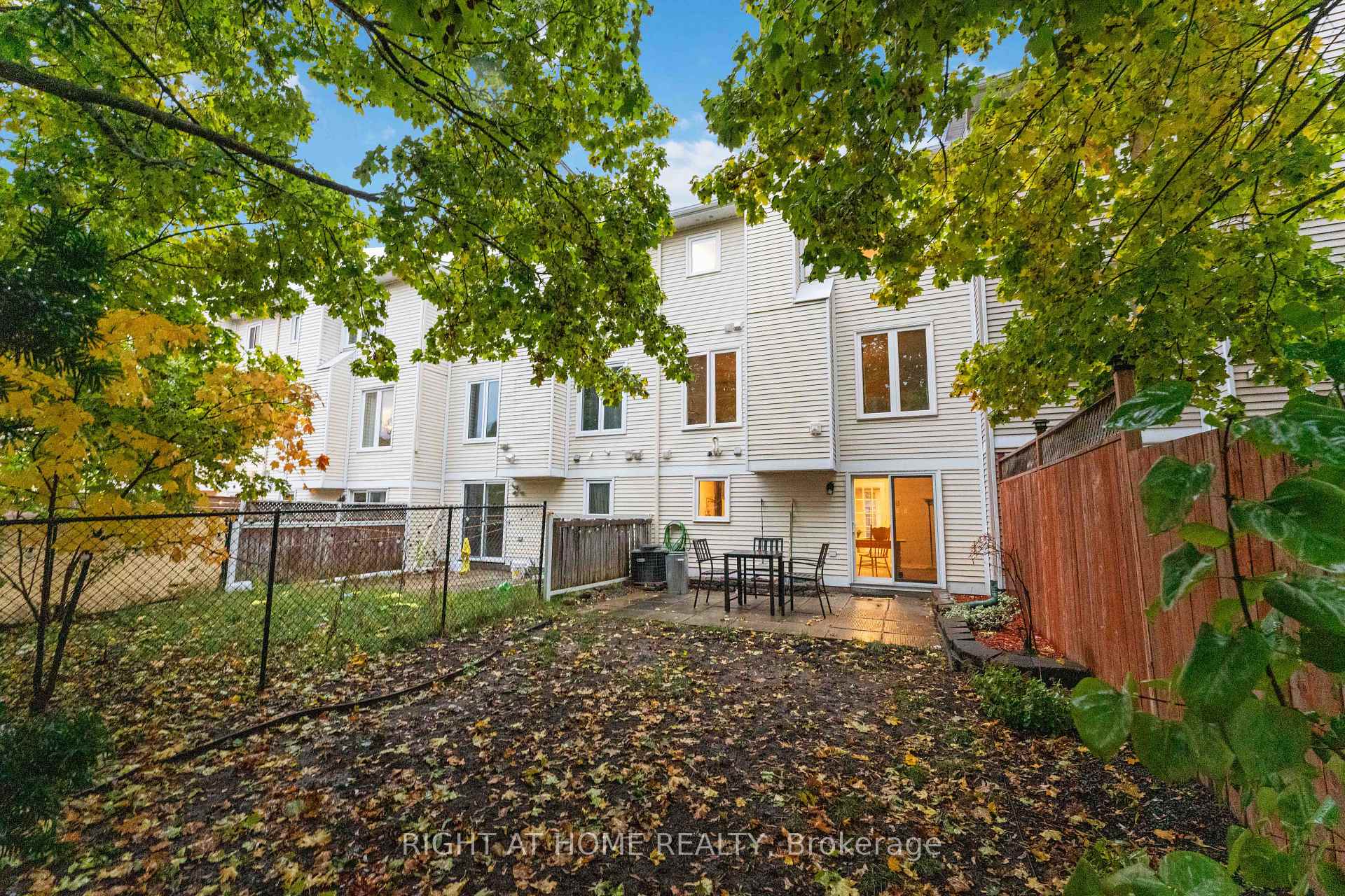 Photo 29 of 7 Weybridge Drive S, Ottawa, Barrhaven - Cedargrove/Fraserdale — HOMEH