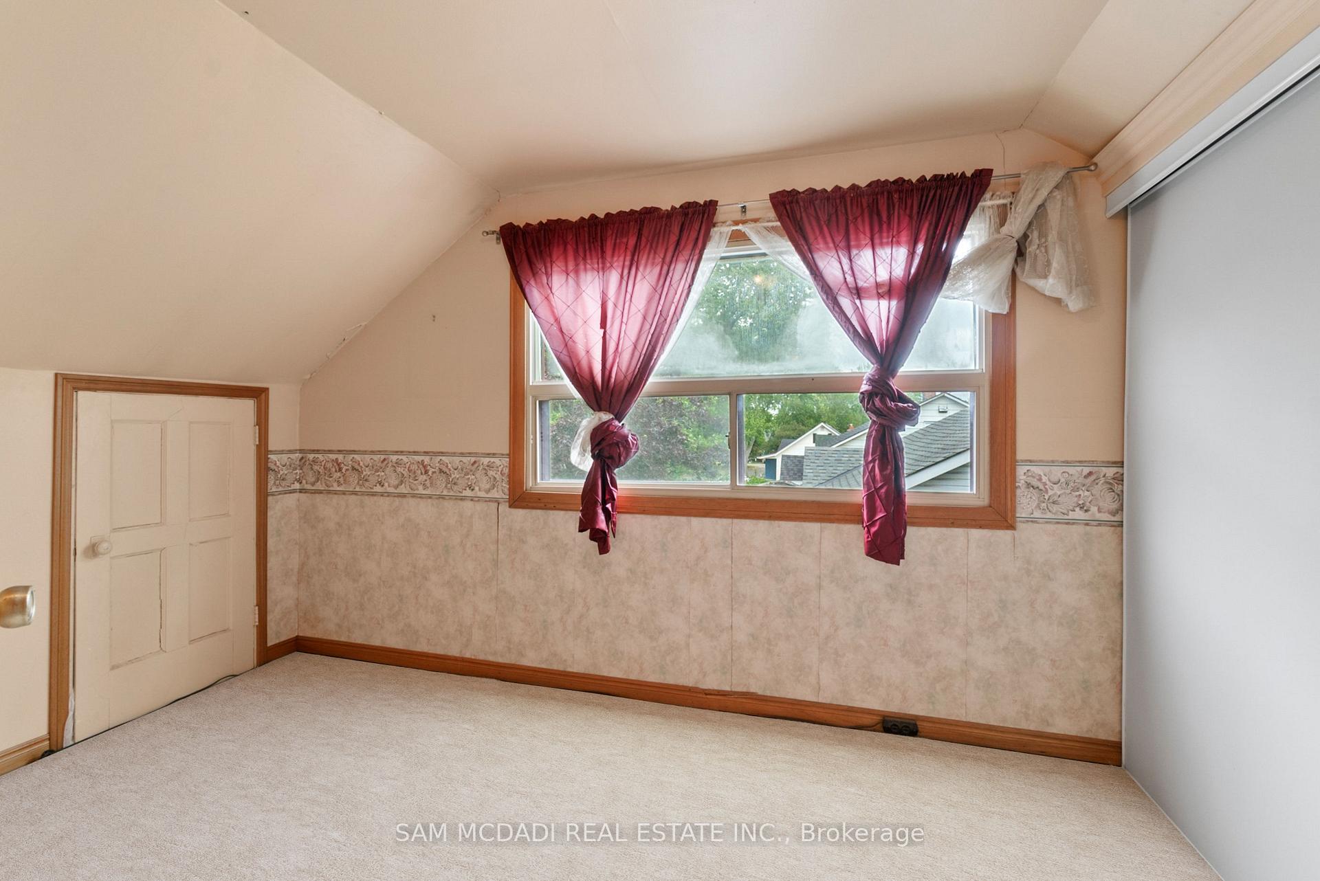 Photo 19 of 31 Beech Street, Ajax, Central — HOMEH