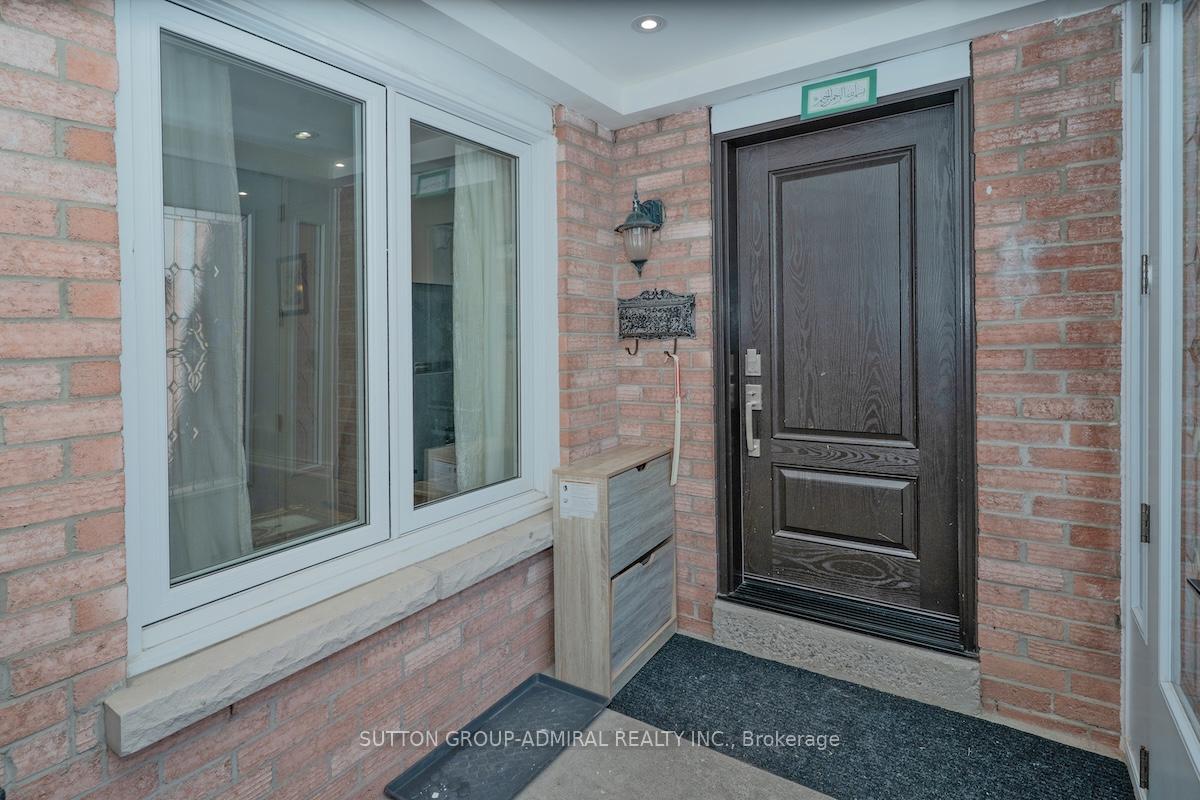 Photo 4 of 85 Glen Crescent, Vaughan, Uplands — HOMEH