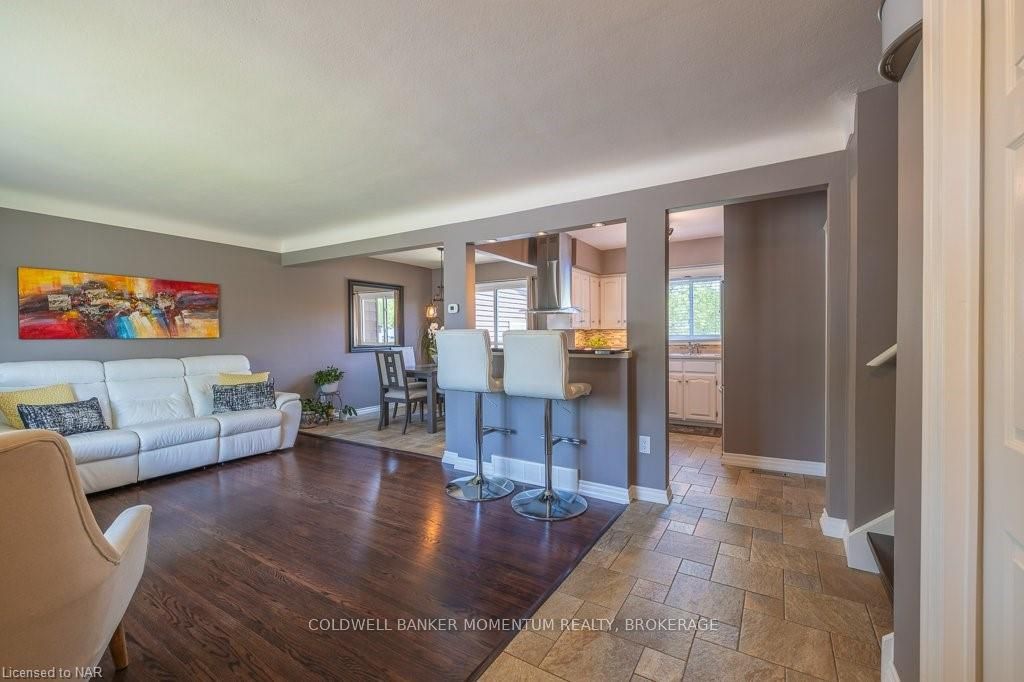 Photo 5 of 26 Terrace Avenue, Welland, Broadway — HOMEH