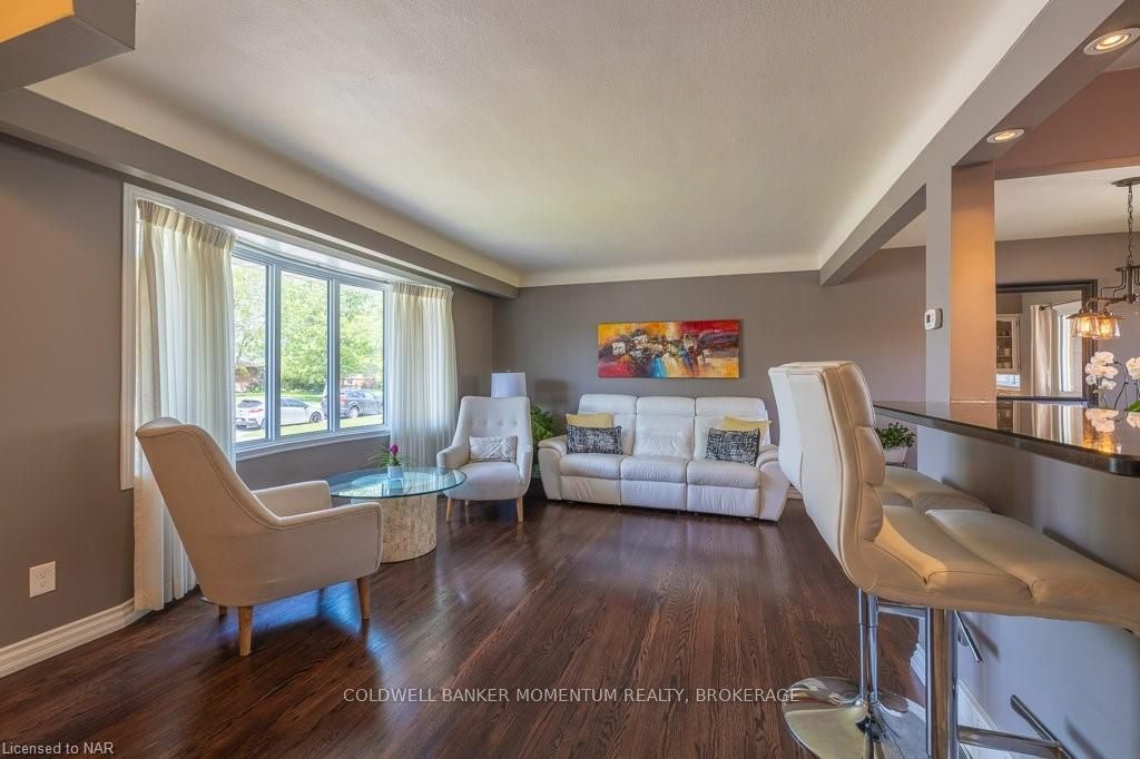 Photo 7 of 26 Terrace Avenue, Welland, Broadway — HOMEH
