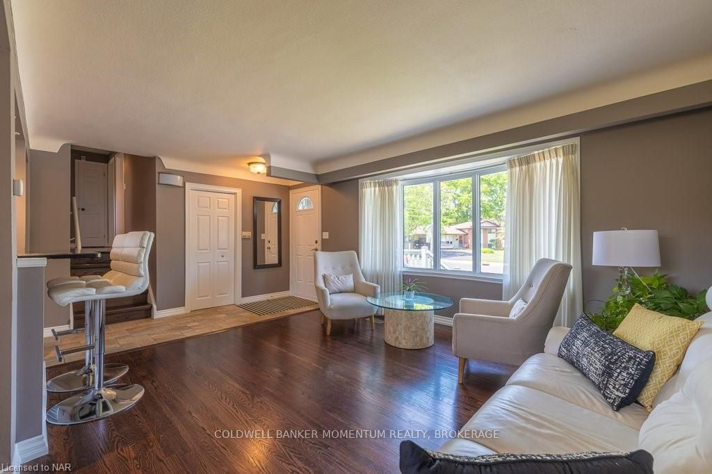 Photo 8 of 26 Terrace Avenue, Welland, Broadway — HOMEH