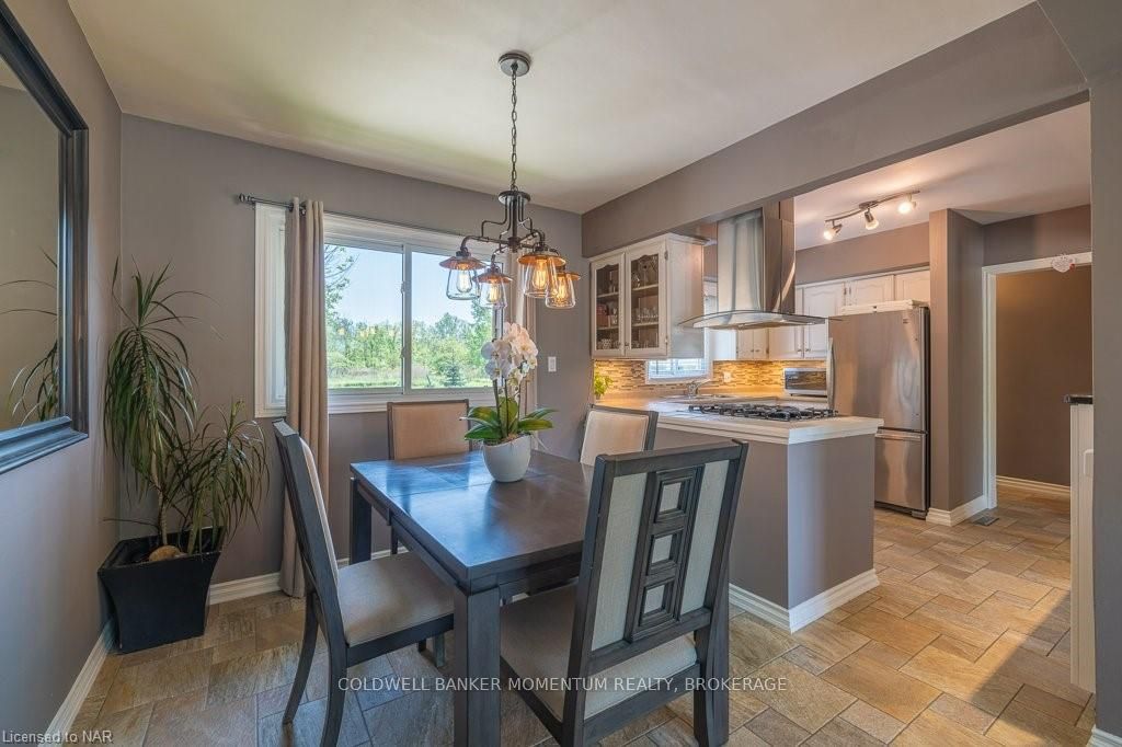 Photo 10 of 26 Terrace Avenue, Welland, Broadway — HOMEH