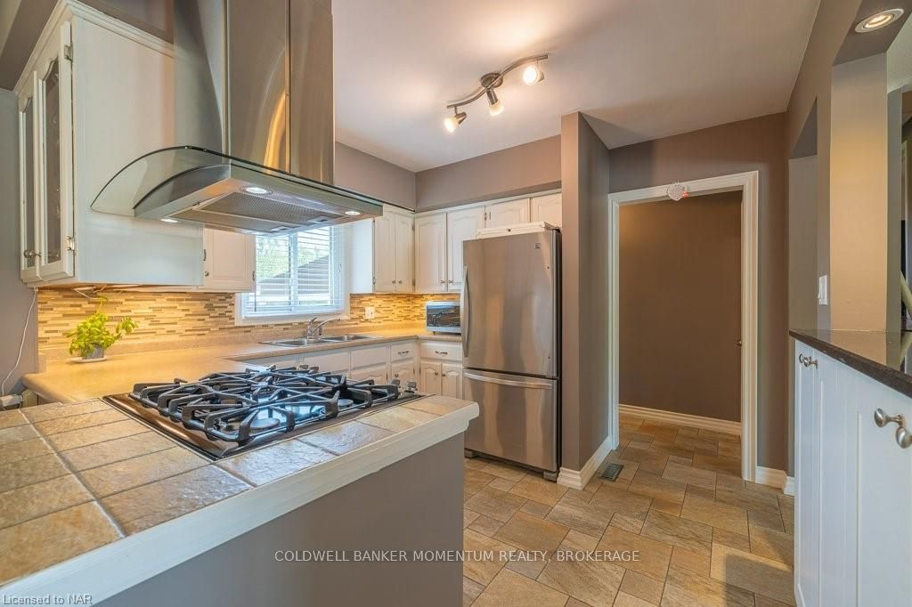 Photo 11 of 26 Terrace Avenue, Welland, Broadway — HOMEH