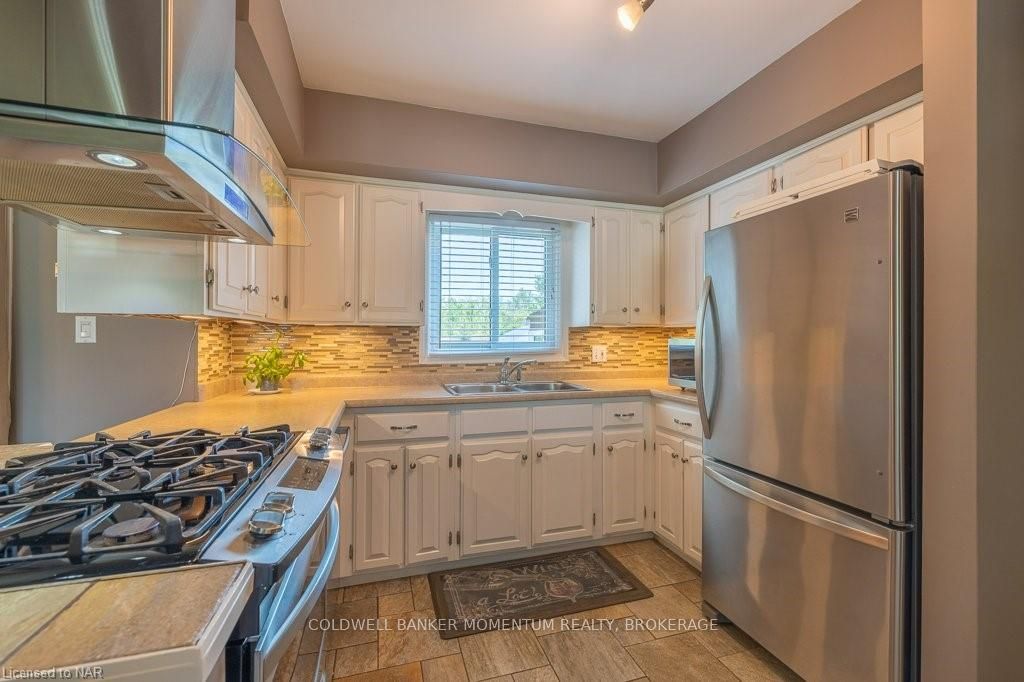 Photo 12 of 26 Terrace Avenue, Welland, Broadway — HOMEH