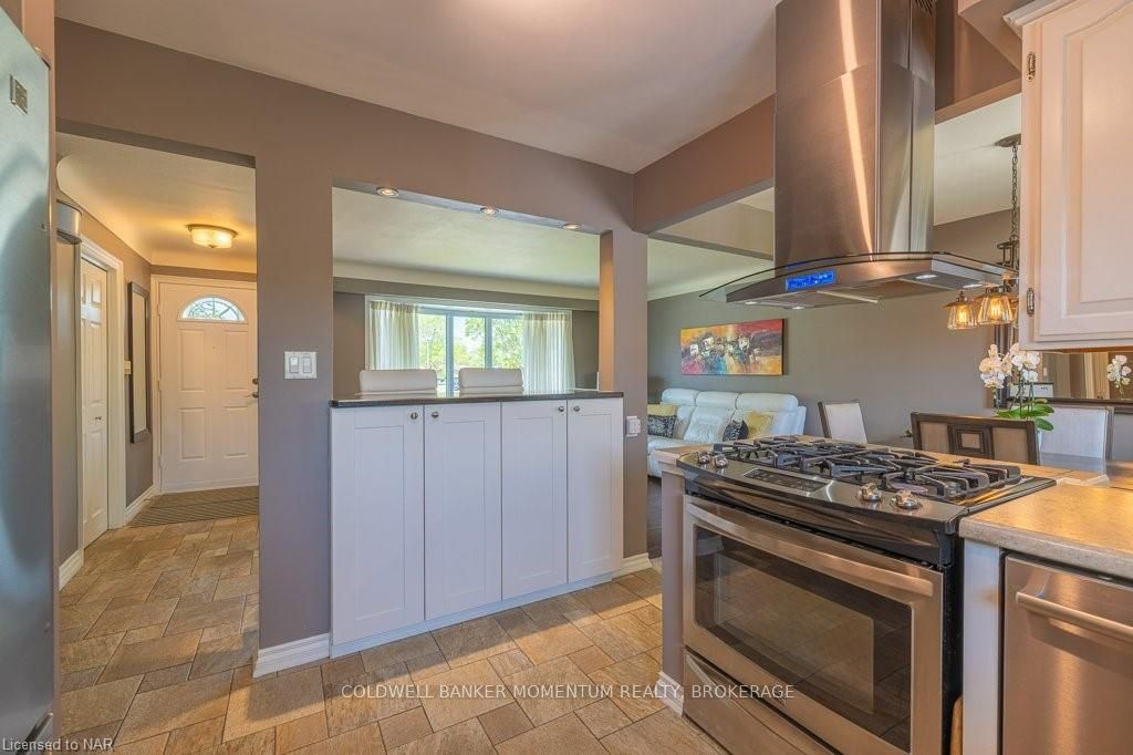 Photo 15 of 26 Terrace Avenue, Welland, Broadway — HOMEH