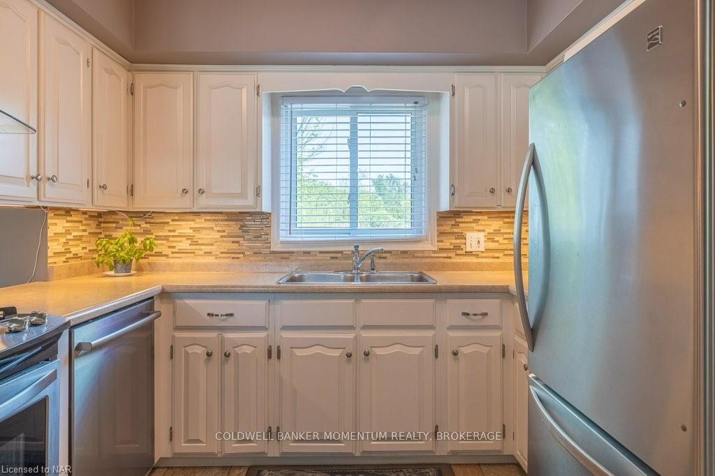 Photo 16 of 26 Terrace Avenue, Welland, Broadway — HOMEH