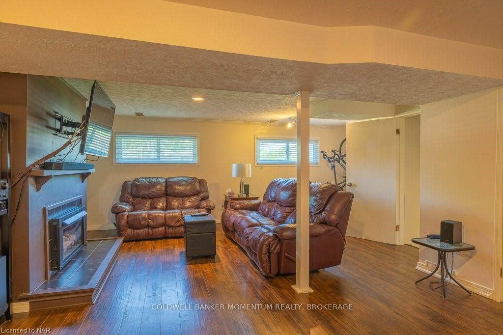 Photo 27 of 26 Terrace Avenue, Welland, Broadway — HOMEH