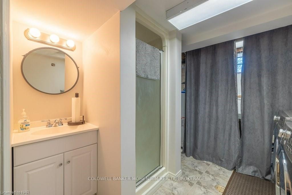 Photo 33 of 26 Terrace Avenue, Welland, Broadway — HOMEH
