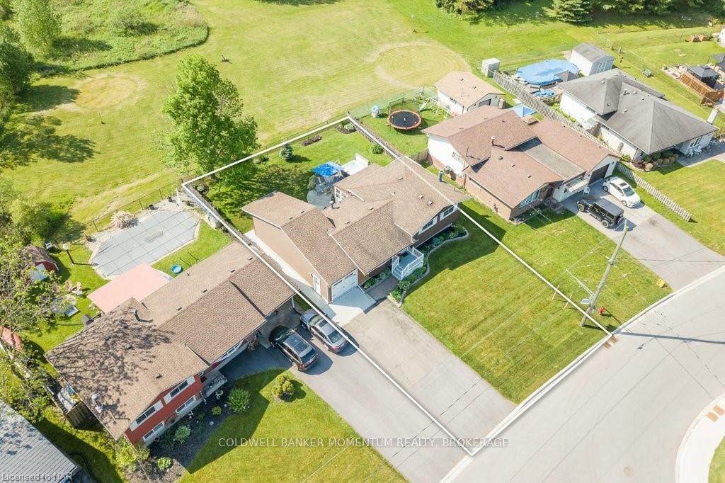 Photo 43 of 26 Terrace Avenue, Welland, Broadway — HOMEH