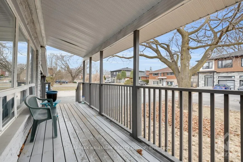 Photo 2 of 833 Maplewood Avenue, Ottawa, Queensway Terrace North — HOMEH